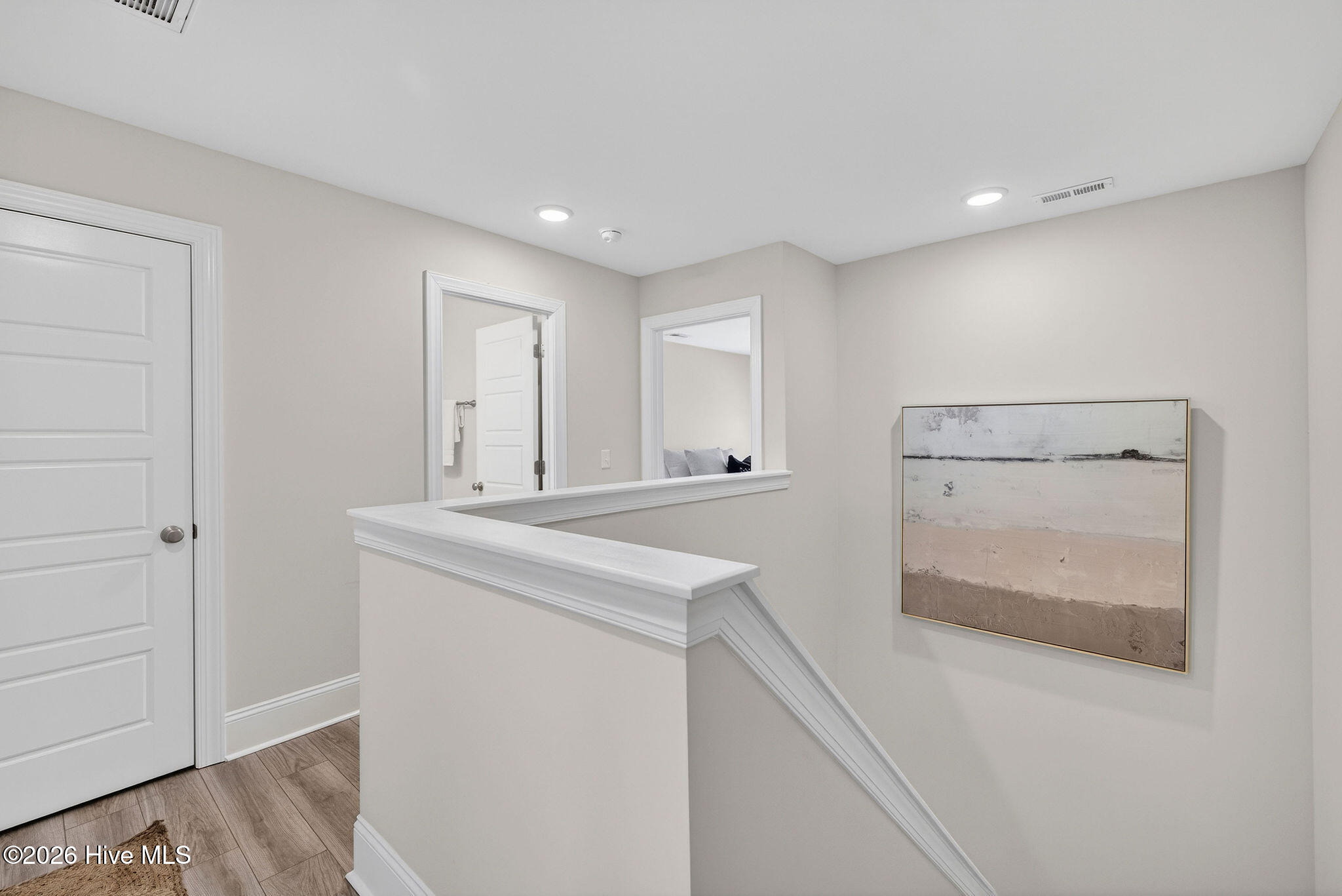 100558378 | Photo 35