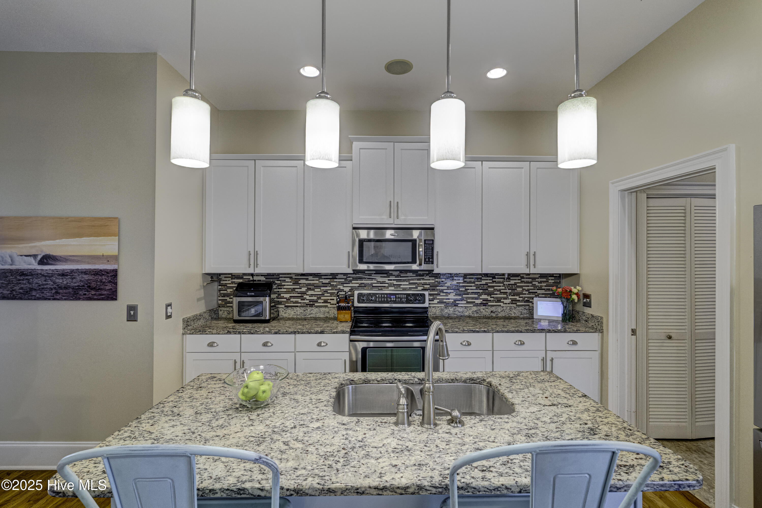 100535158 | Photo 22