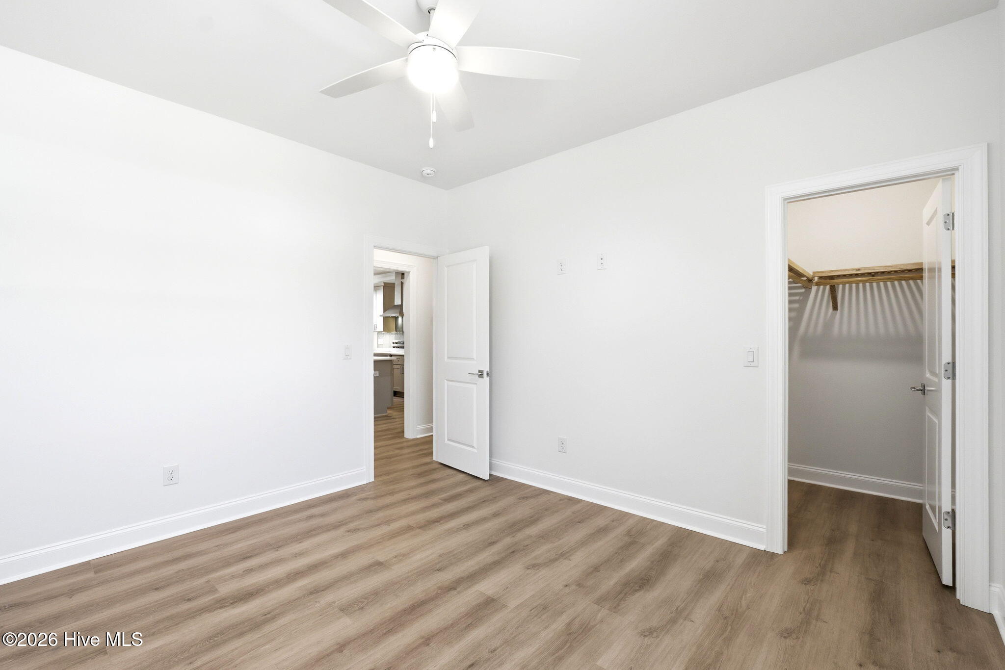 100565030 | Photo 36