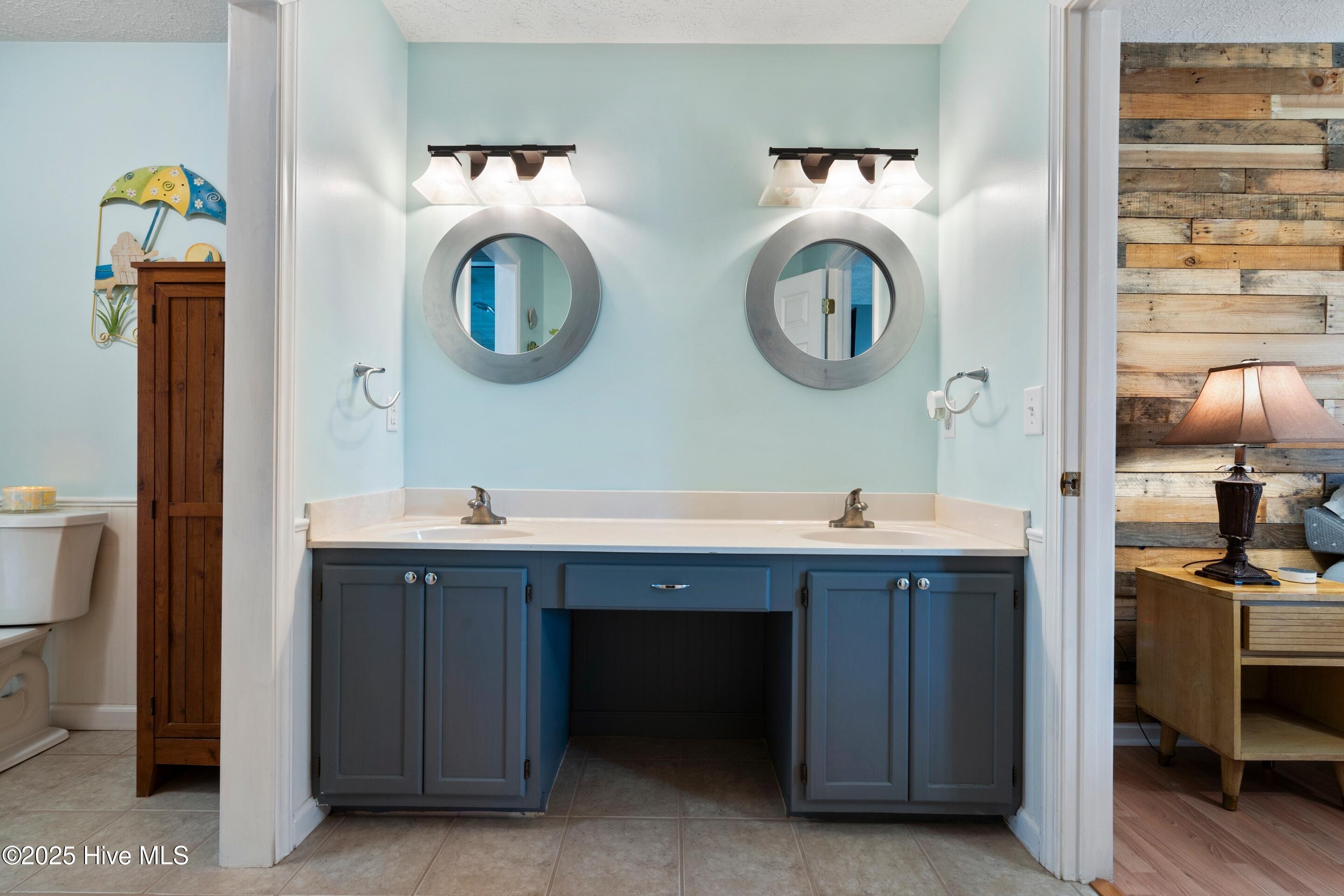 100535792 | Photo 29