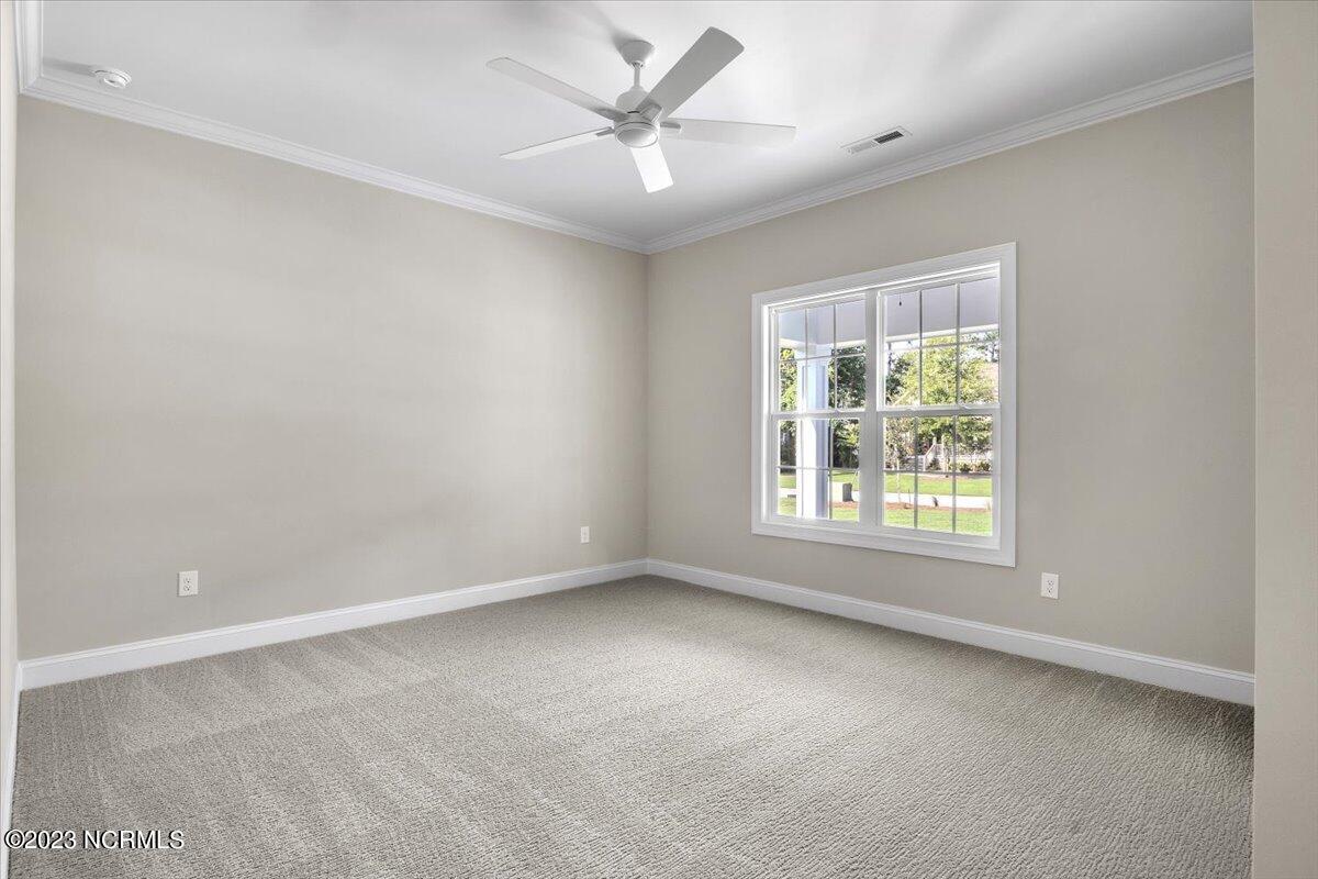 100524155 | Photo 21