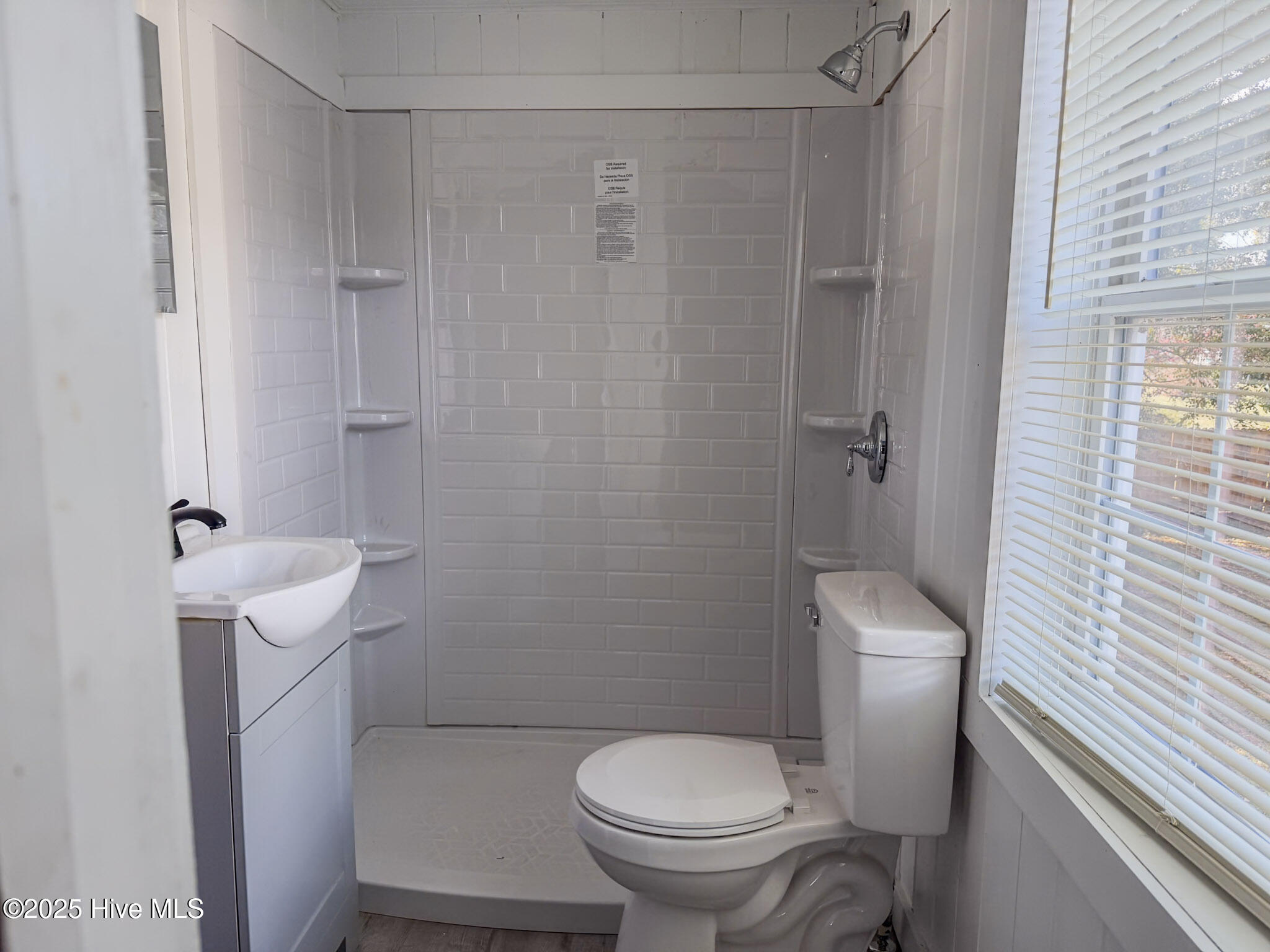 100542160 | Photo 28