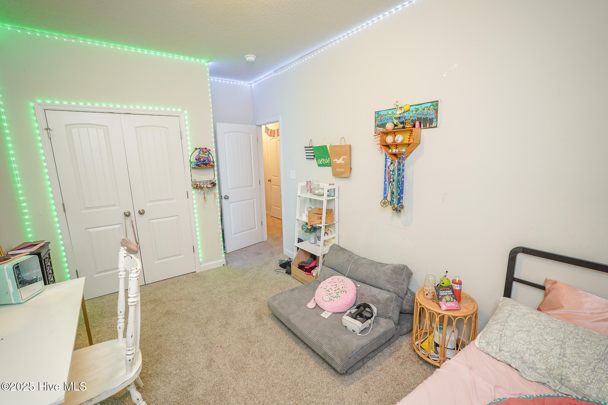 100538282 | Photo 24