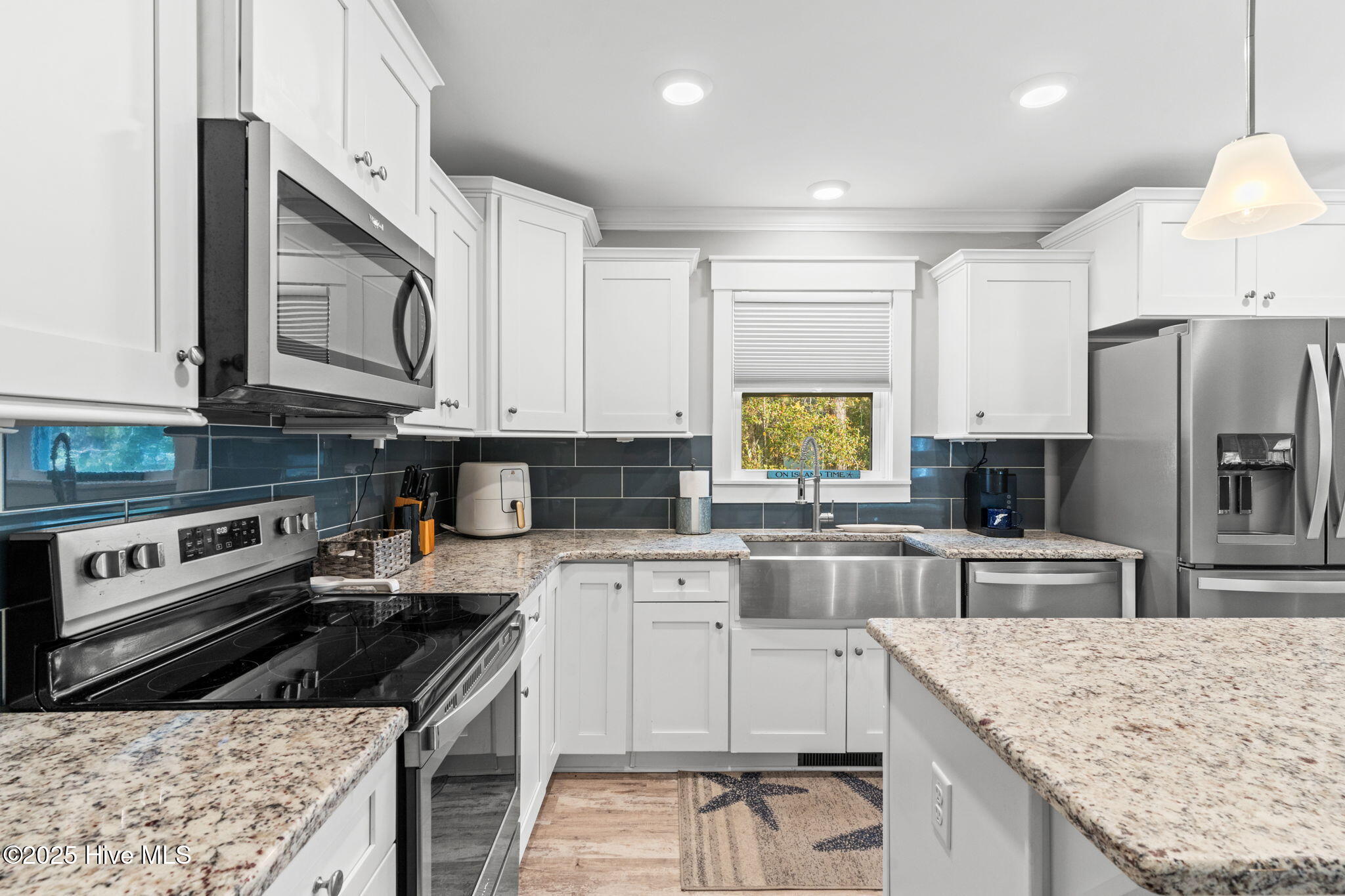 100546923 | Photo 13