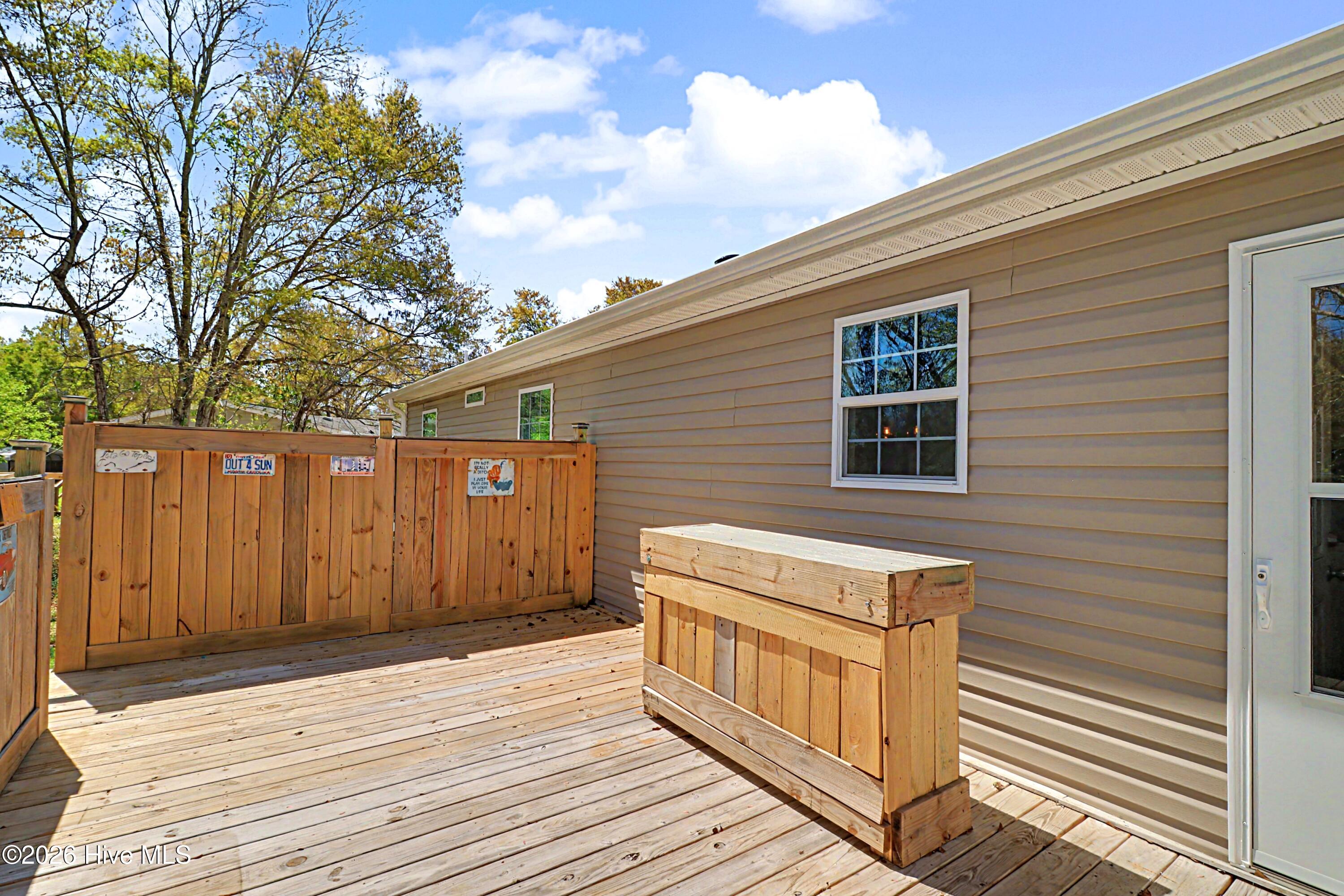 100559867 | Photo 33