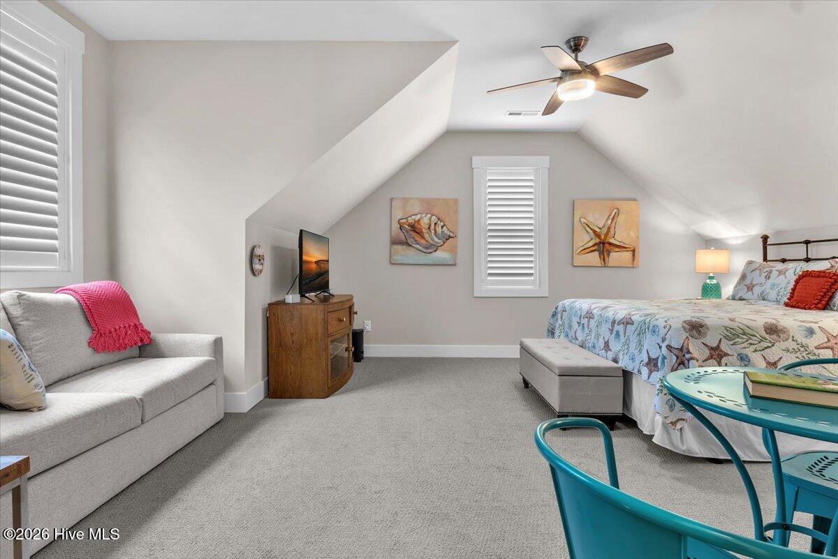 100558709 | Photo 69