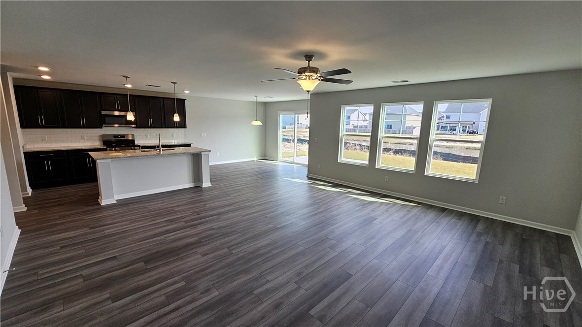 NOT THE ACTUAL HOME. Pictures are of a finished Cr