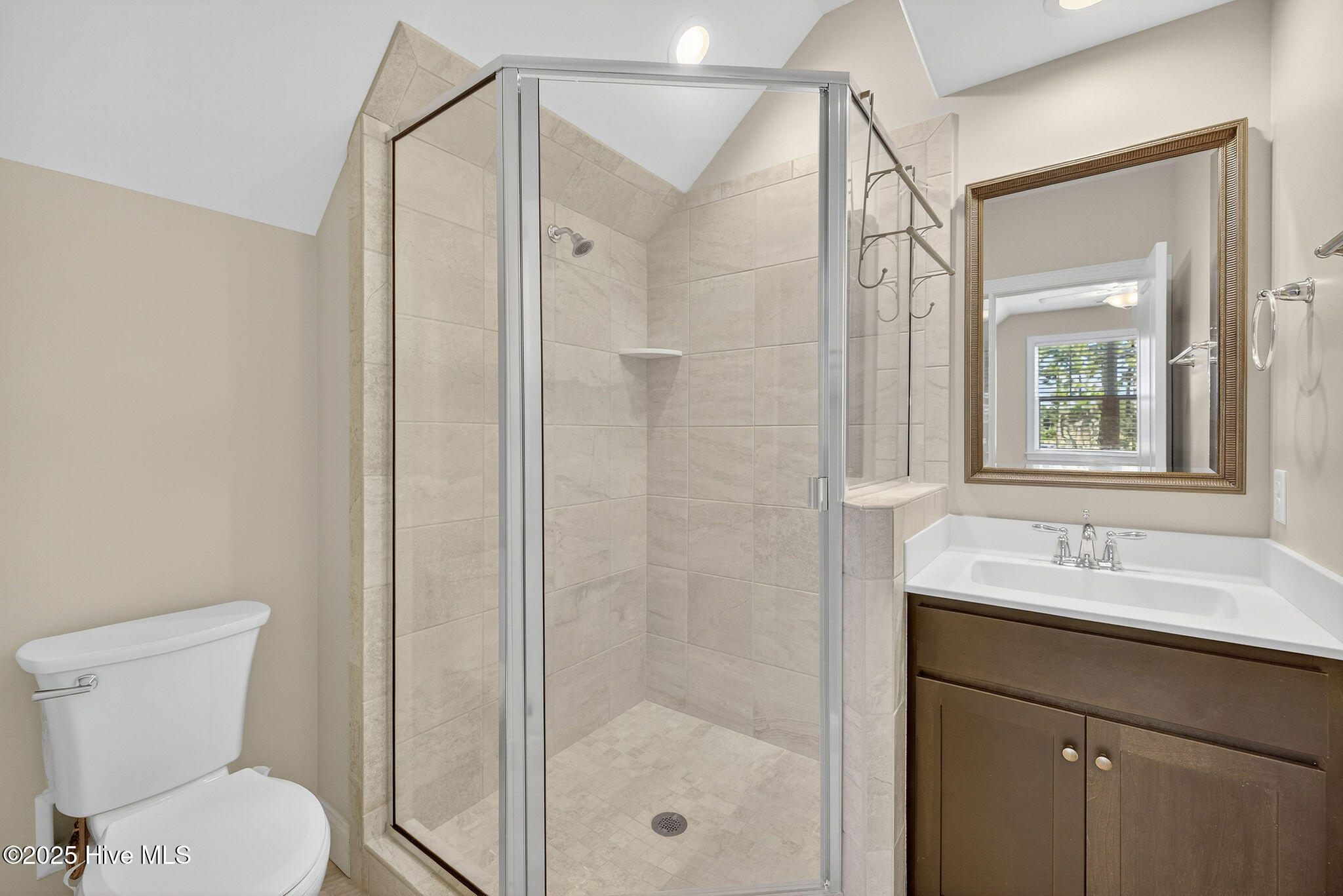 100529139 | Photo 42