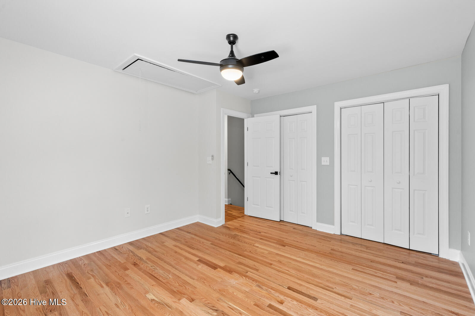 100569189 | Photo 38