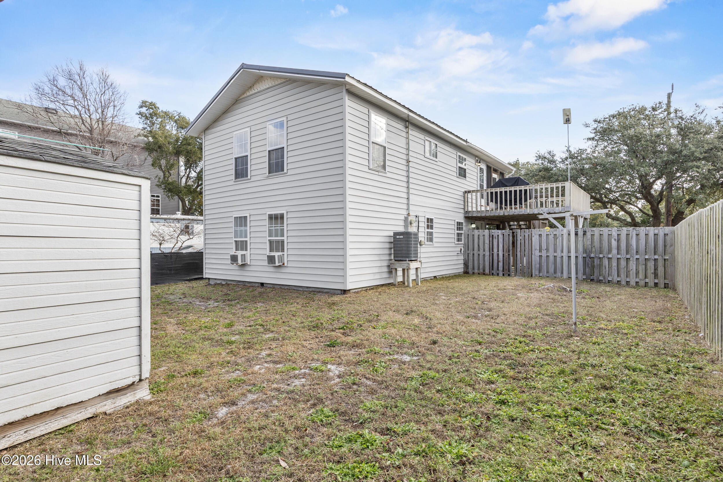 100548629 | Photo 31