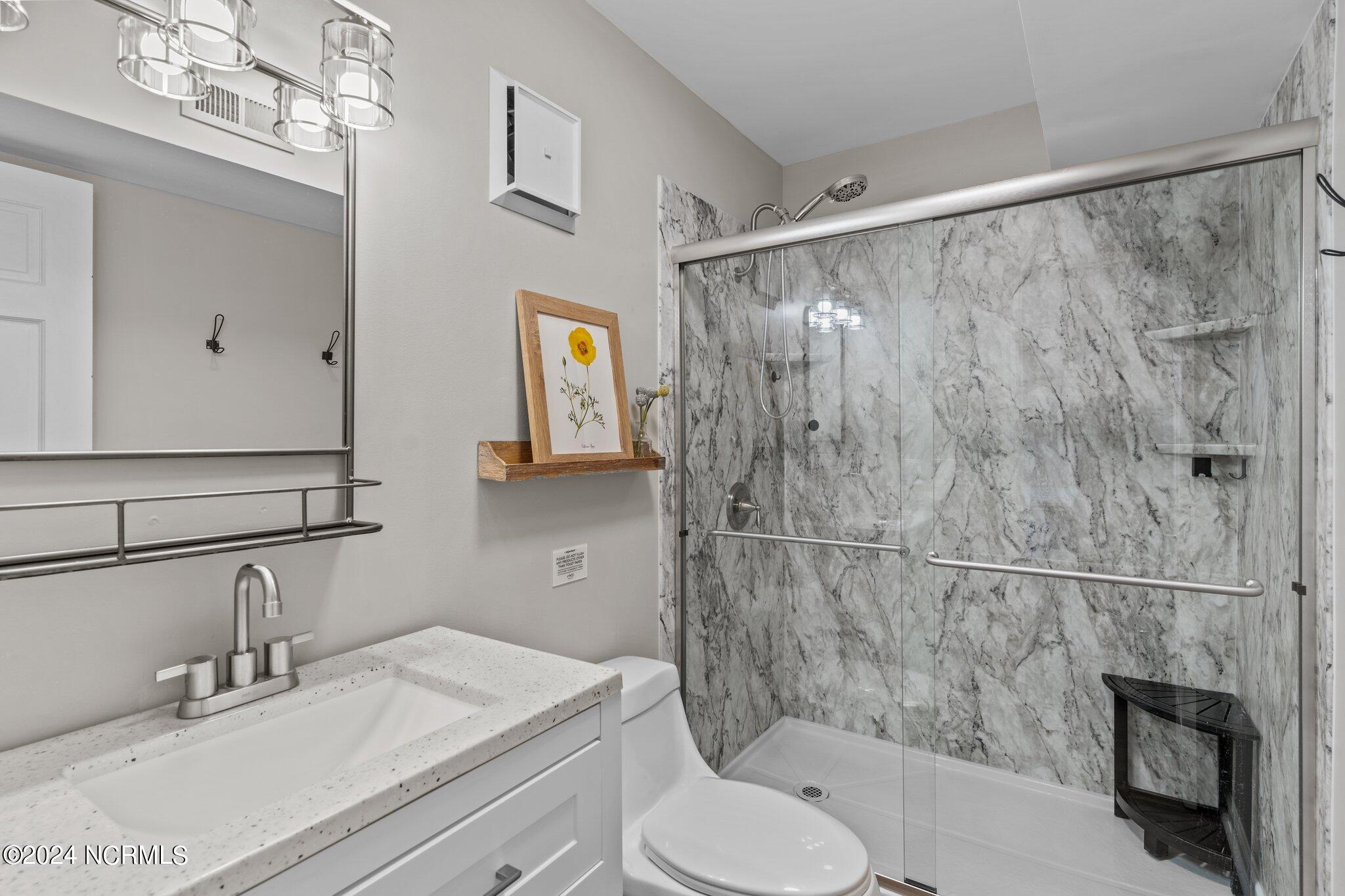 111 Florida Avenue UNIT Apt 10, Carolina Beach, NC, 28428