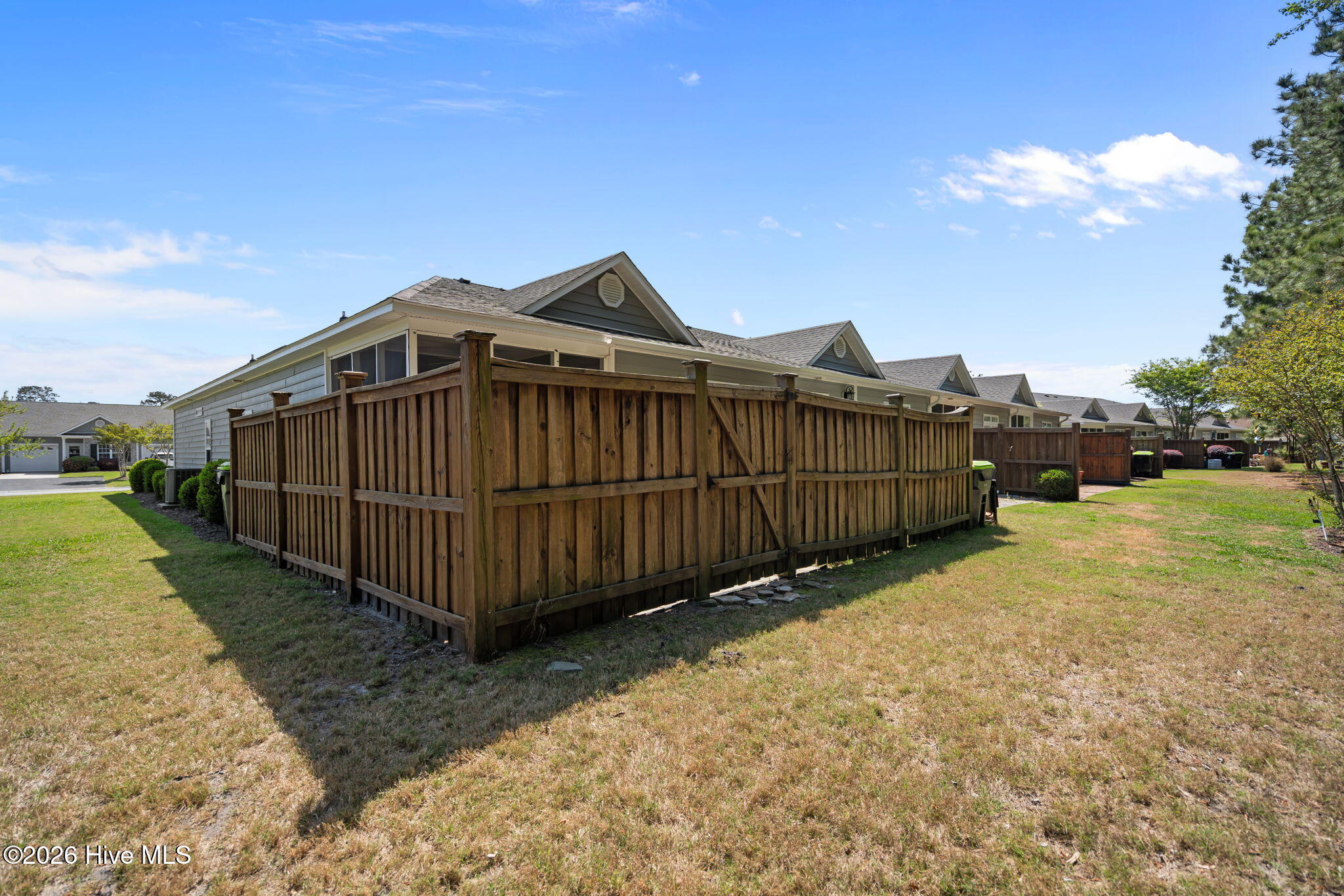 100569806 | Photo 34