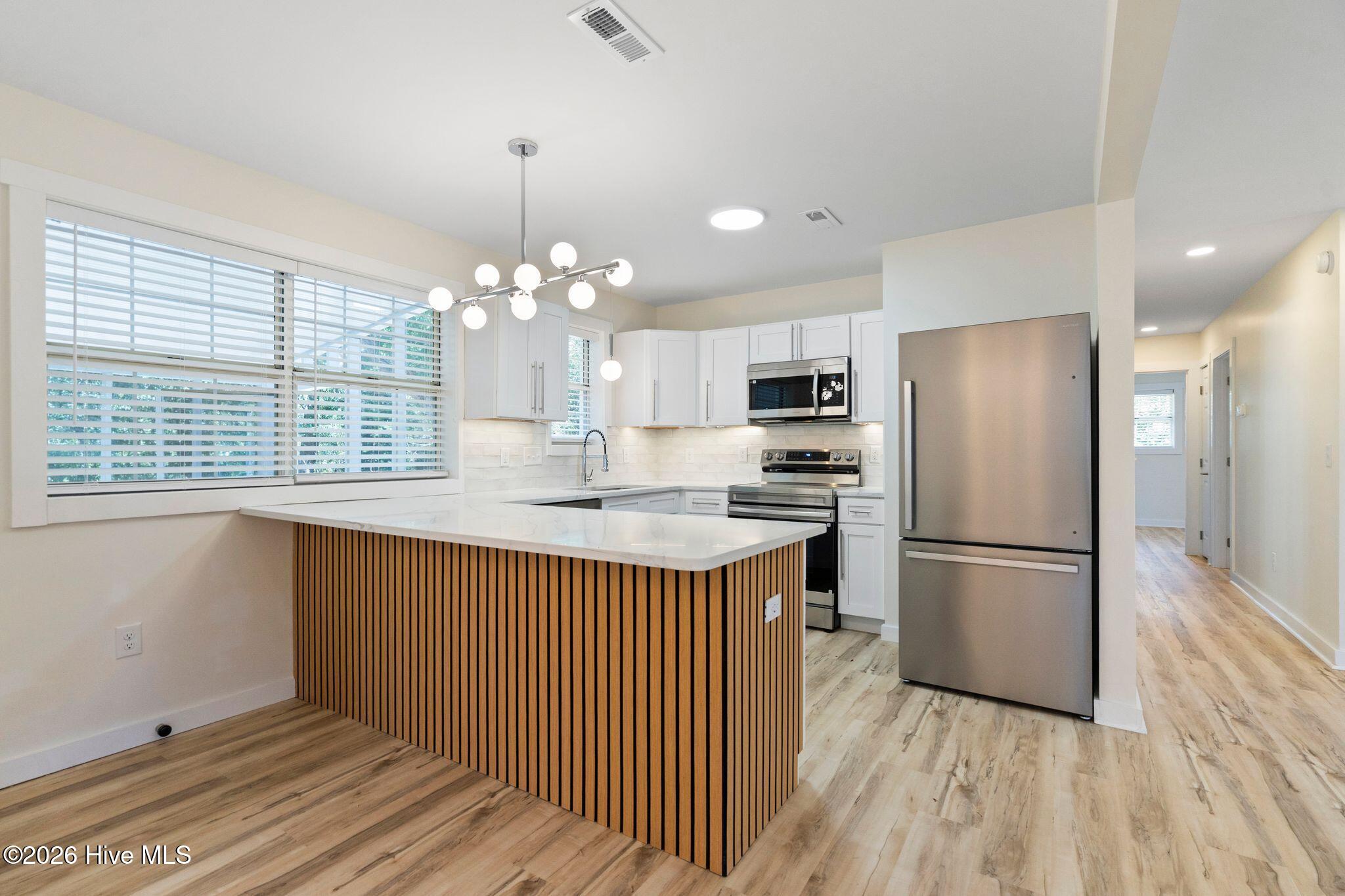 5316 Gerome Place — listing photograph 2