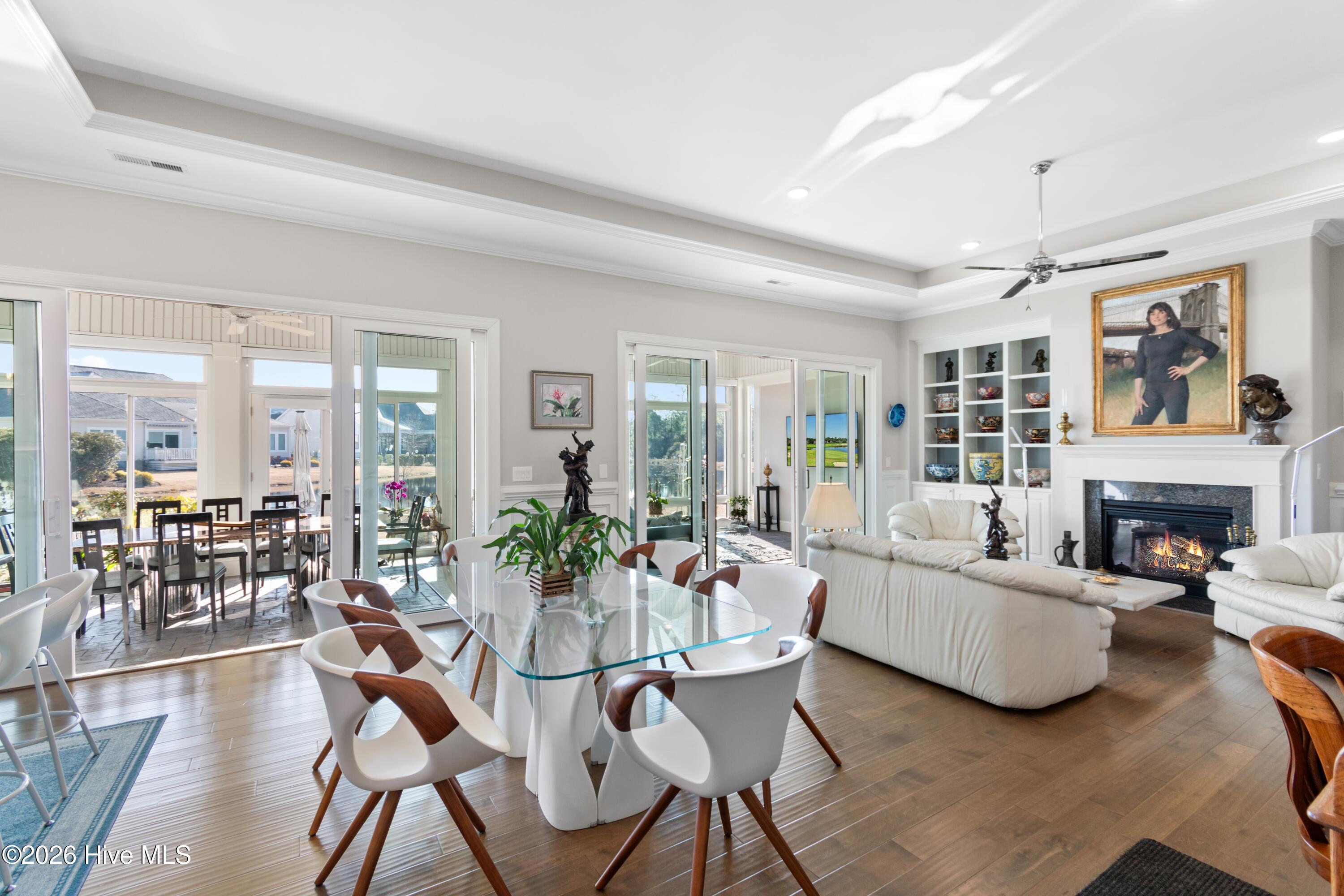 100560288 | Photo 11