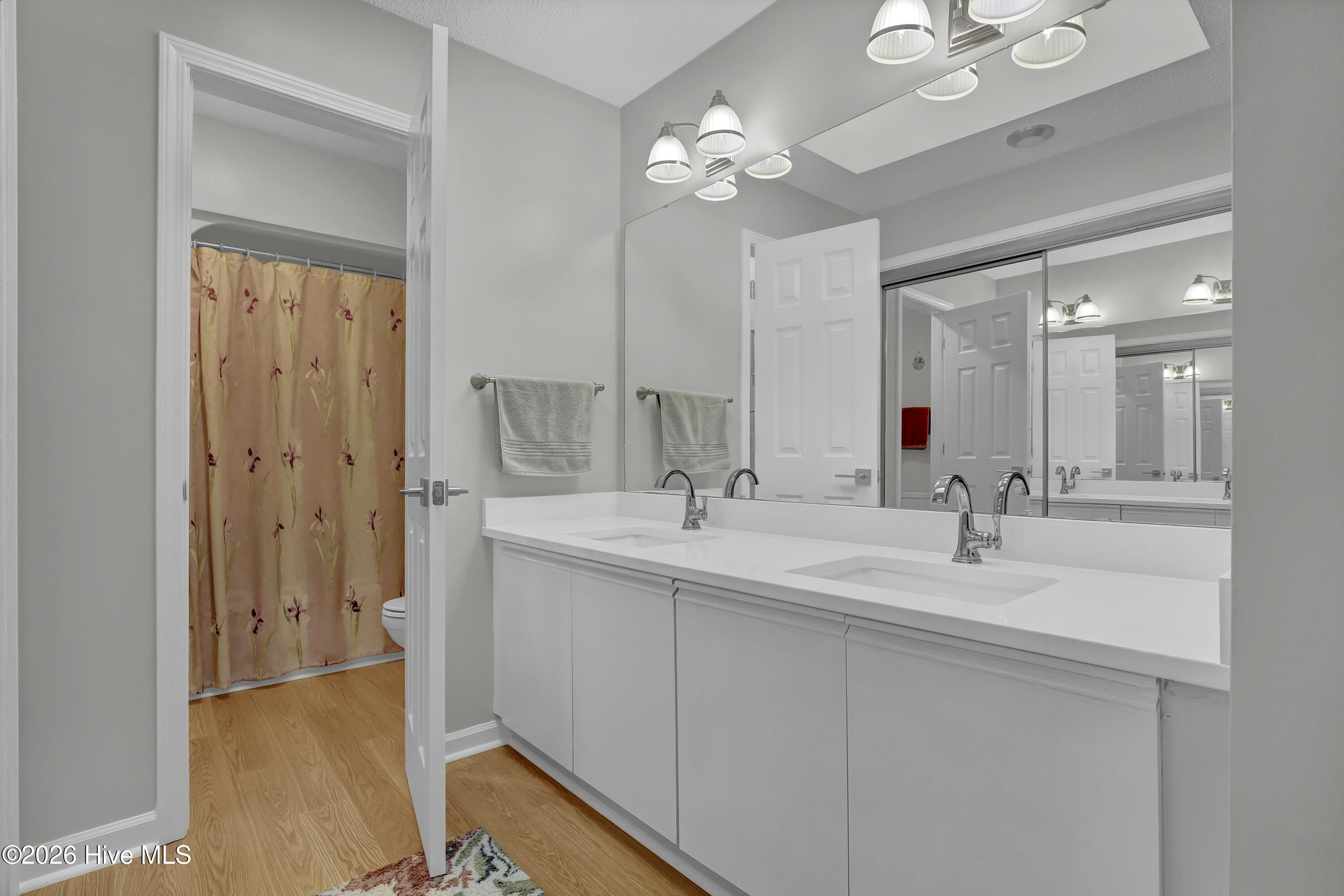 100565686 | Photo 19