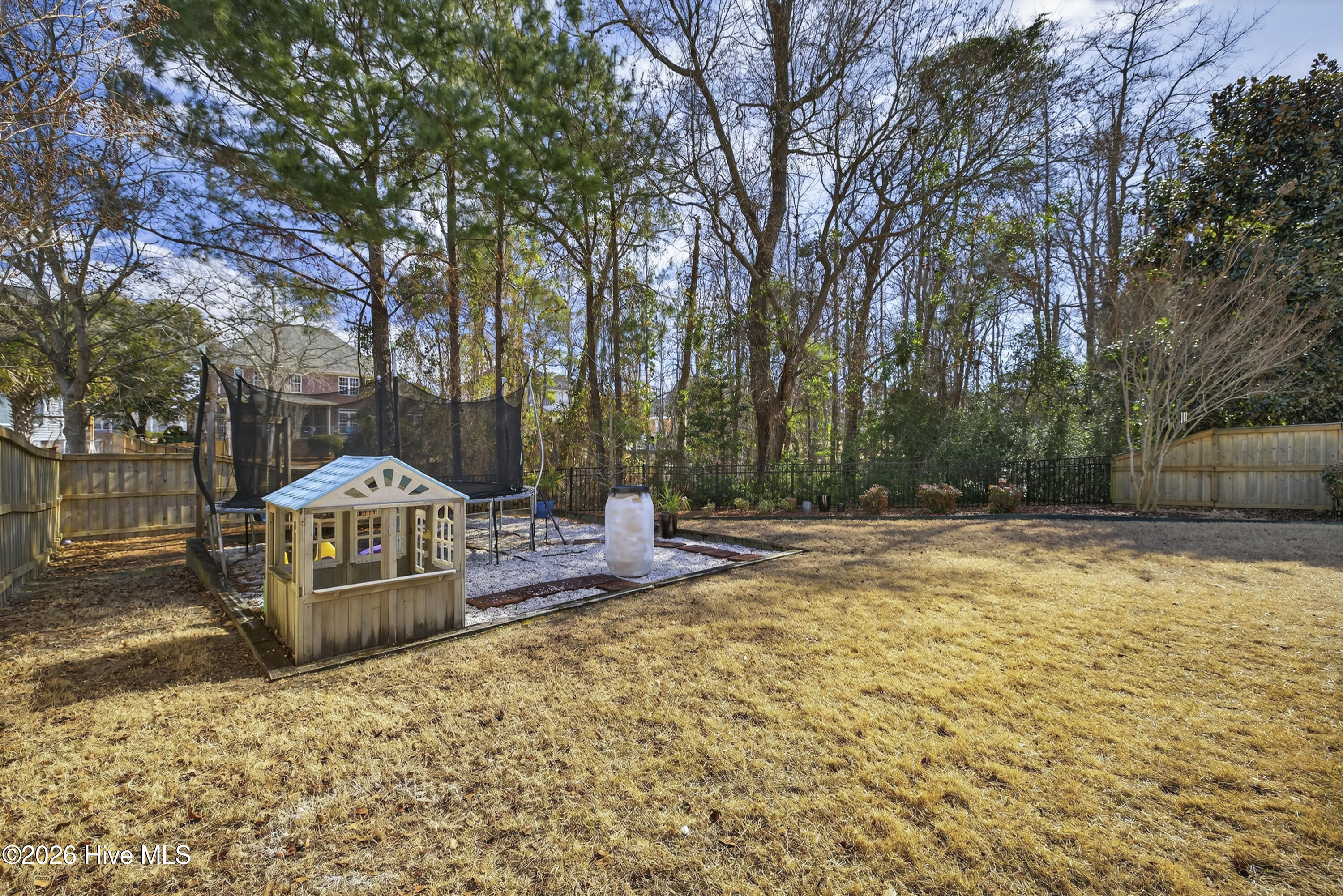 100564705 | Photo 42