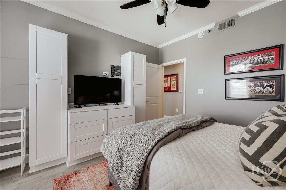 250 W Broad Street 801