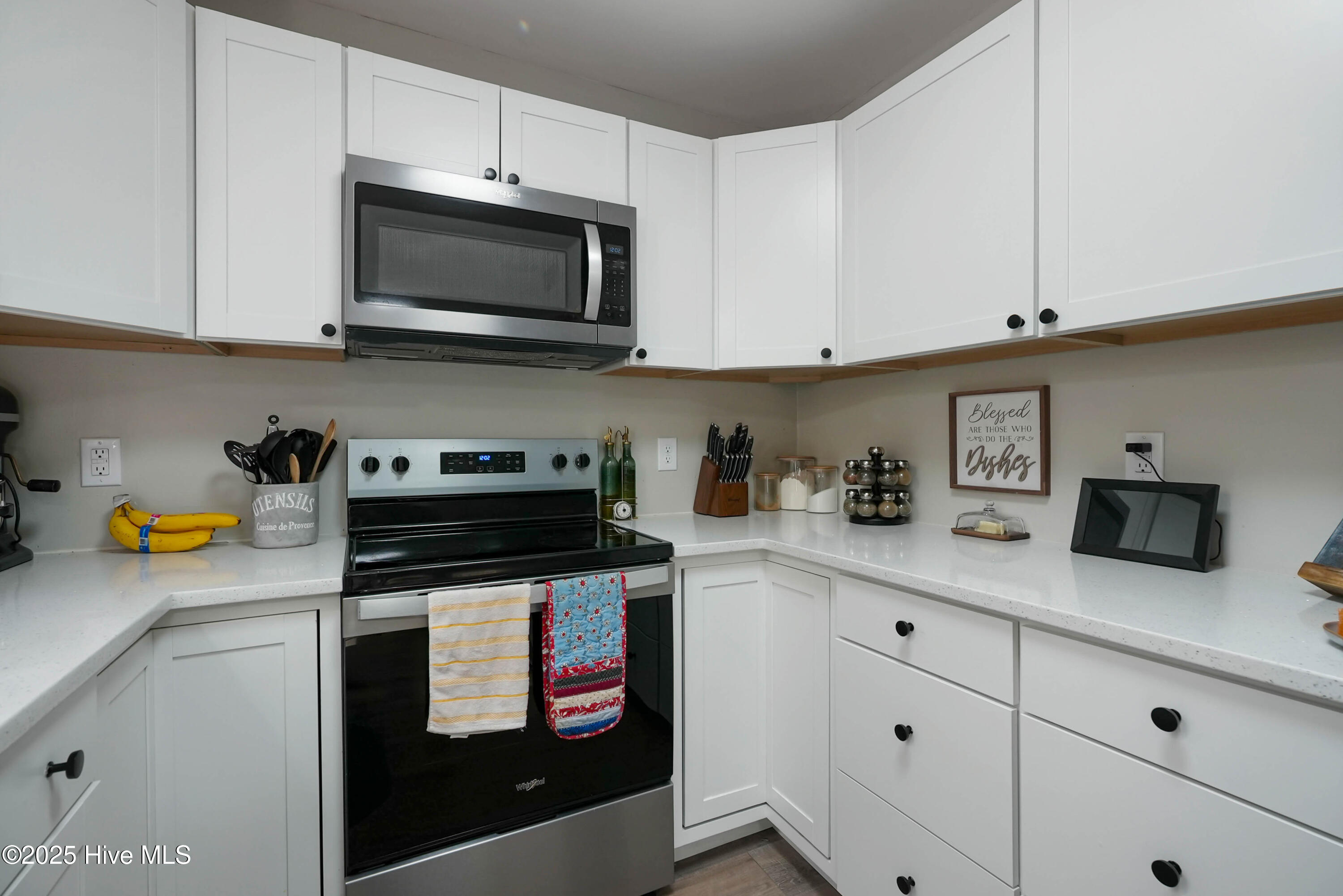 100542375 | Photo 13