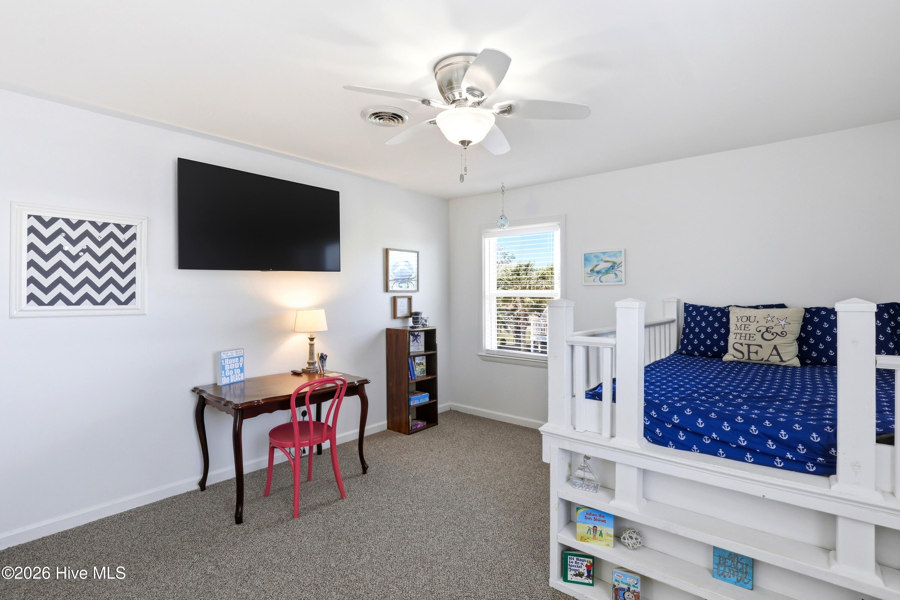 100569925 | Photo 23