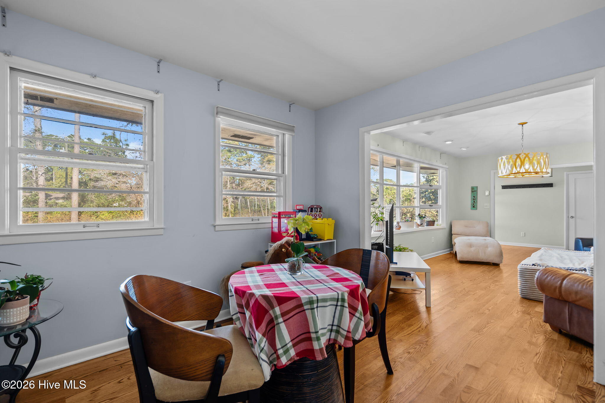 100525803 | Photo 13