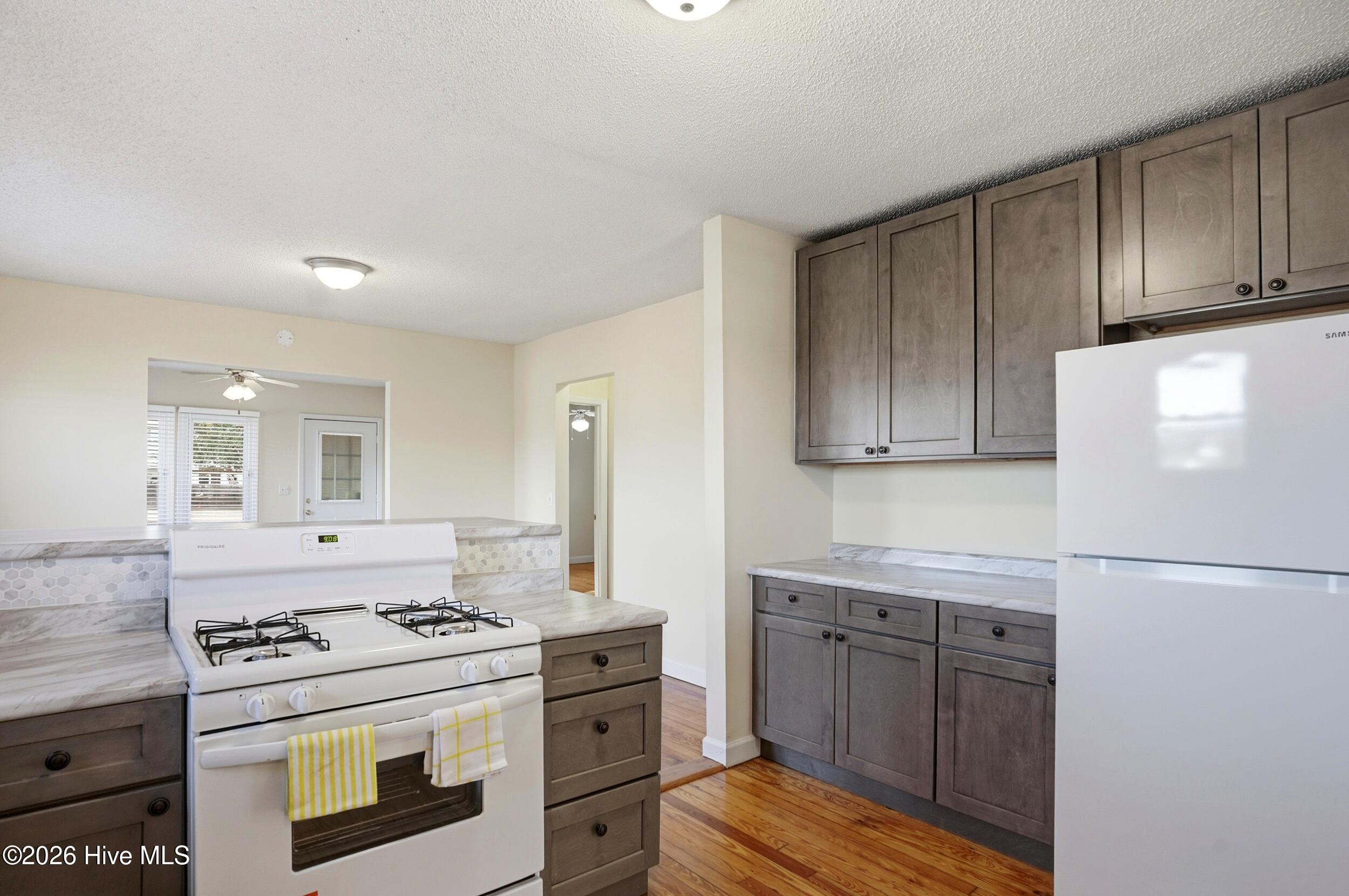 100565709 | Photo 20