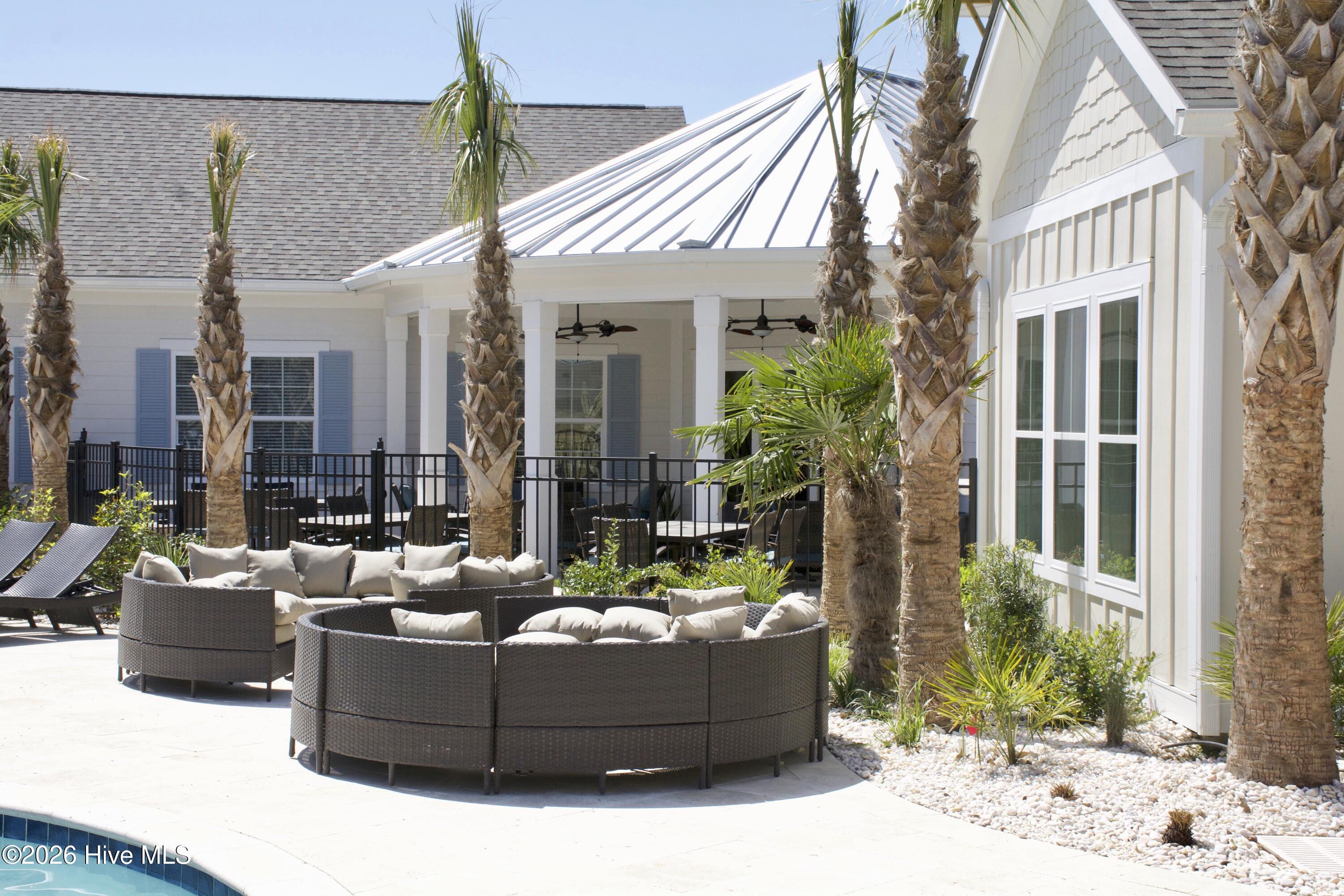 100561295 | Photo 57