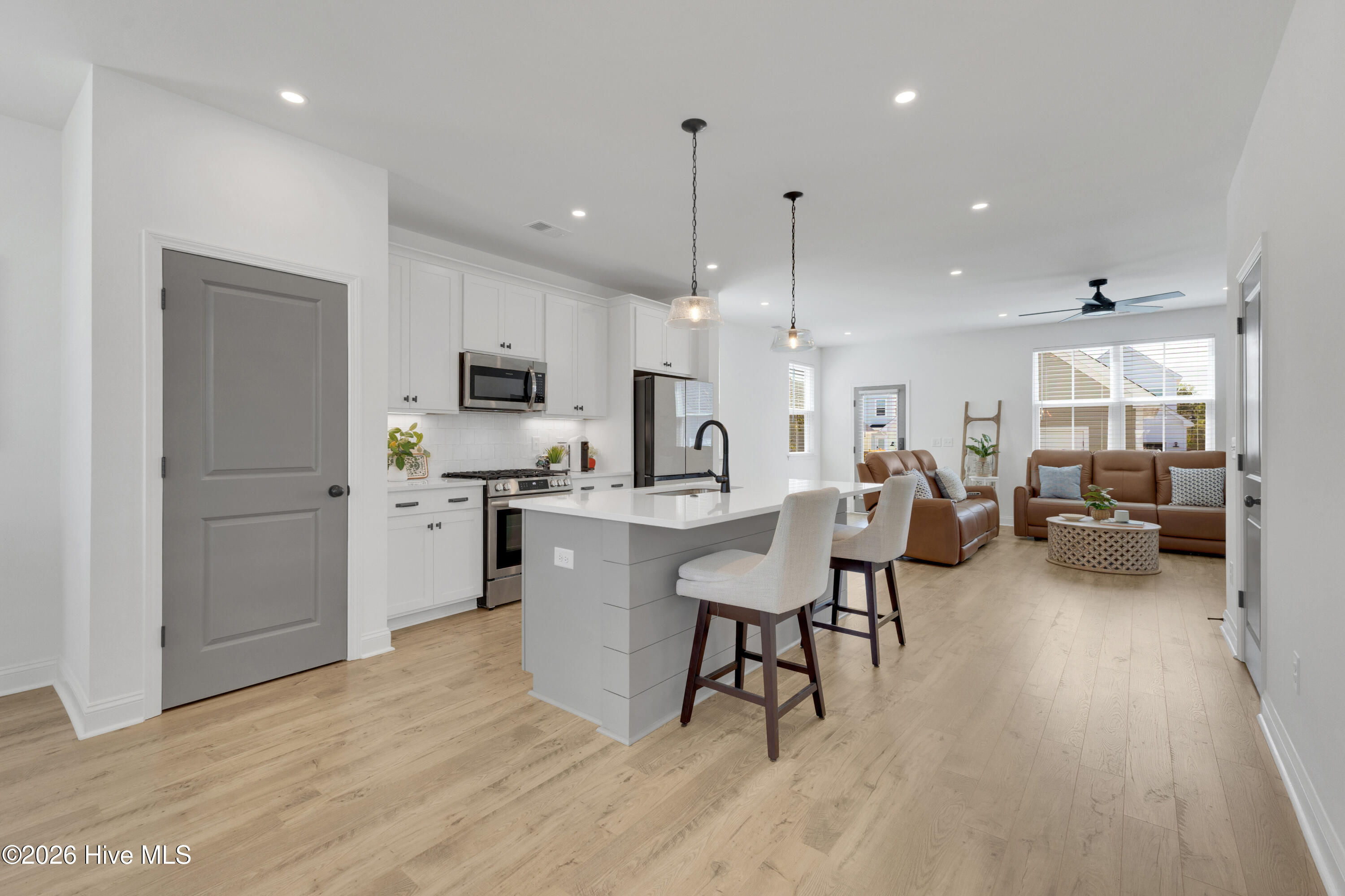 100566807 | Photo 12