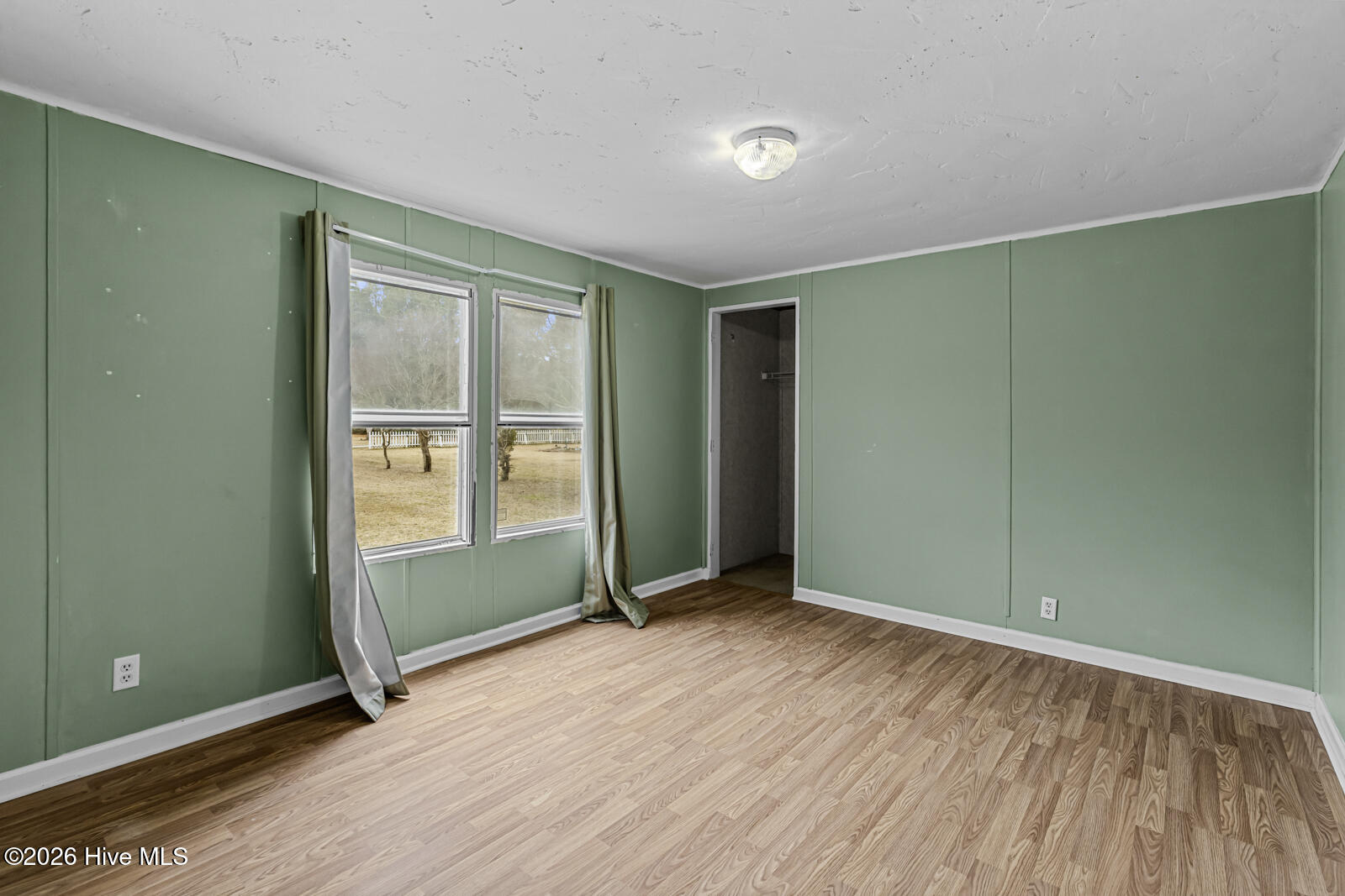 100556050 | Photo 32