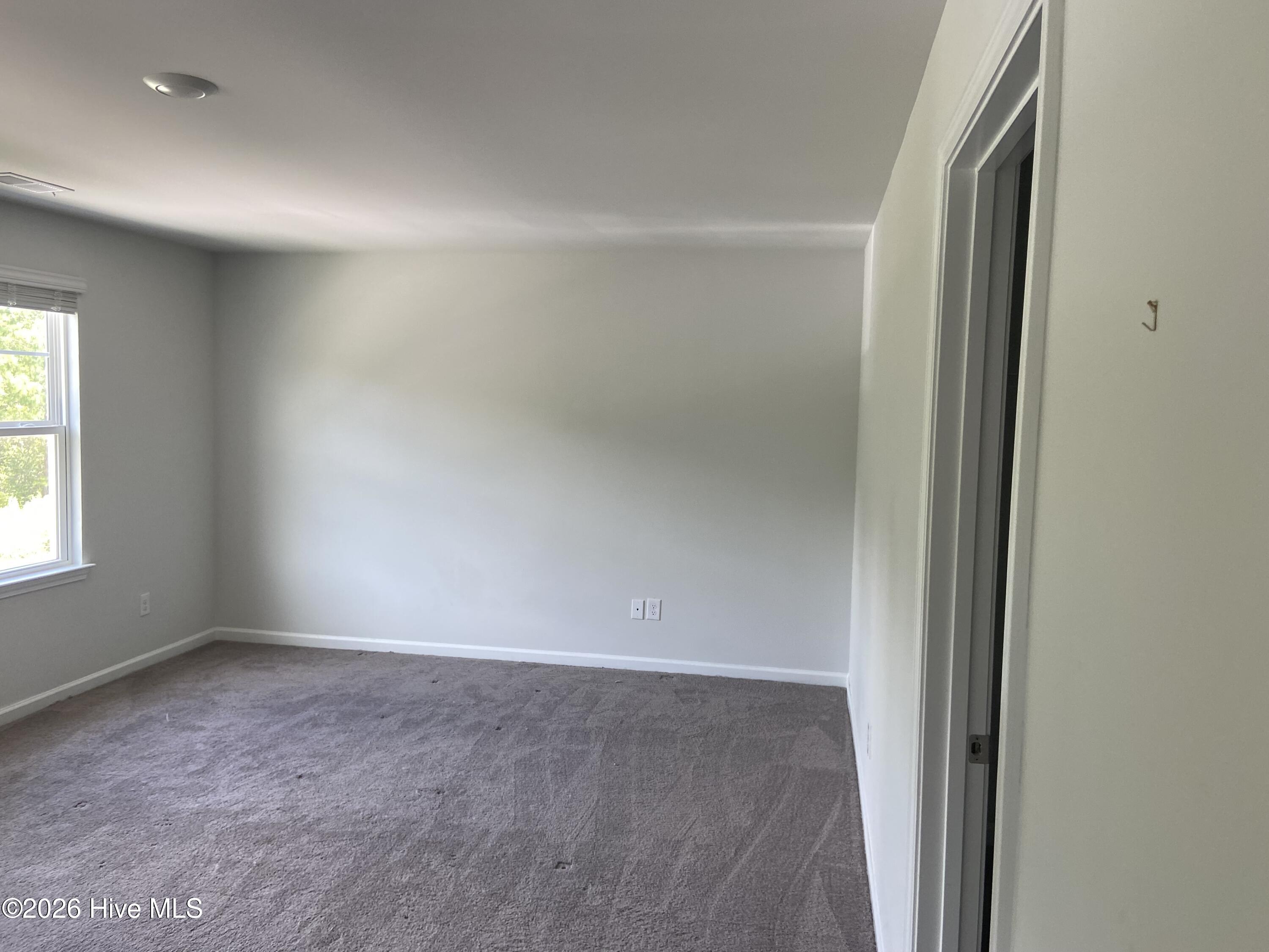 100561980 | Photo 22