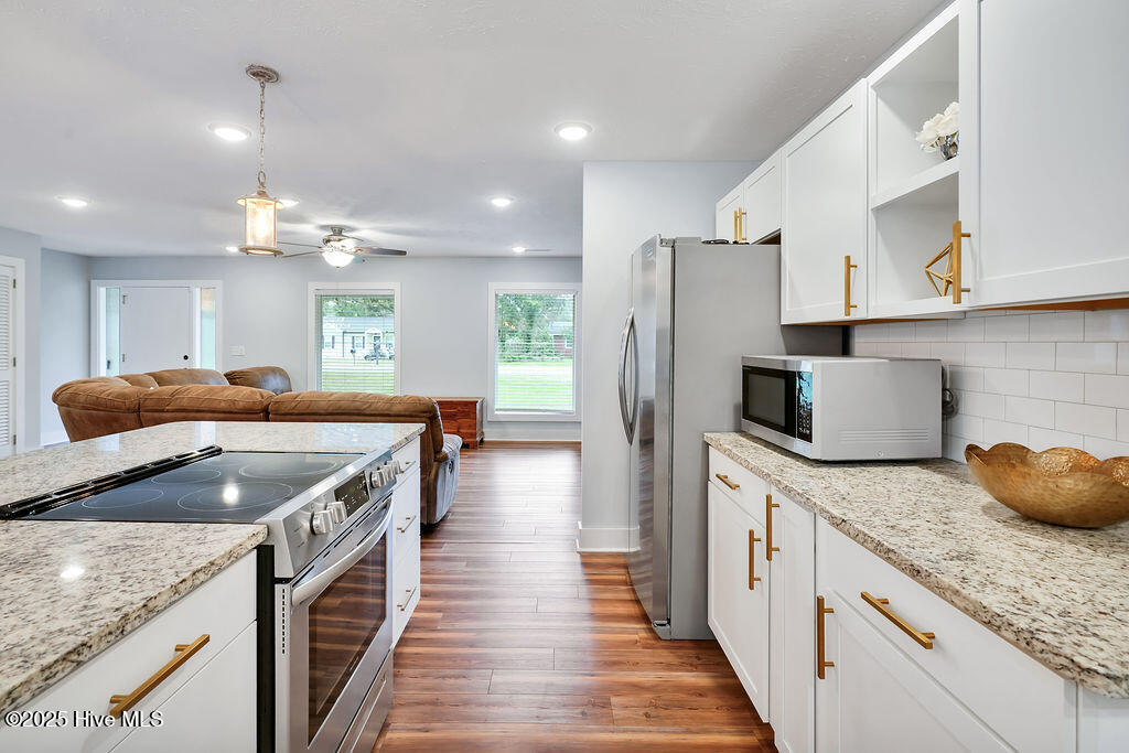 100539374 | Photo 15