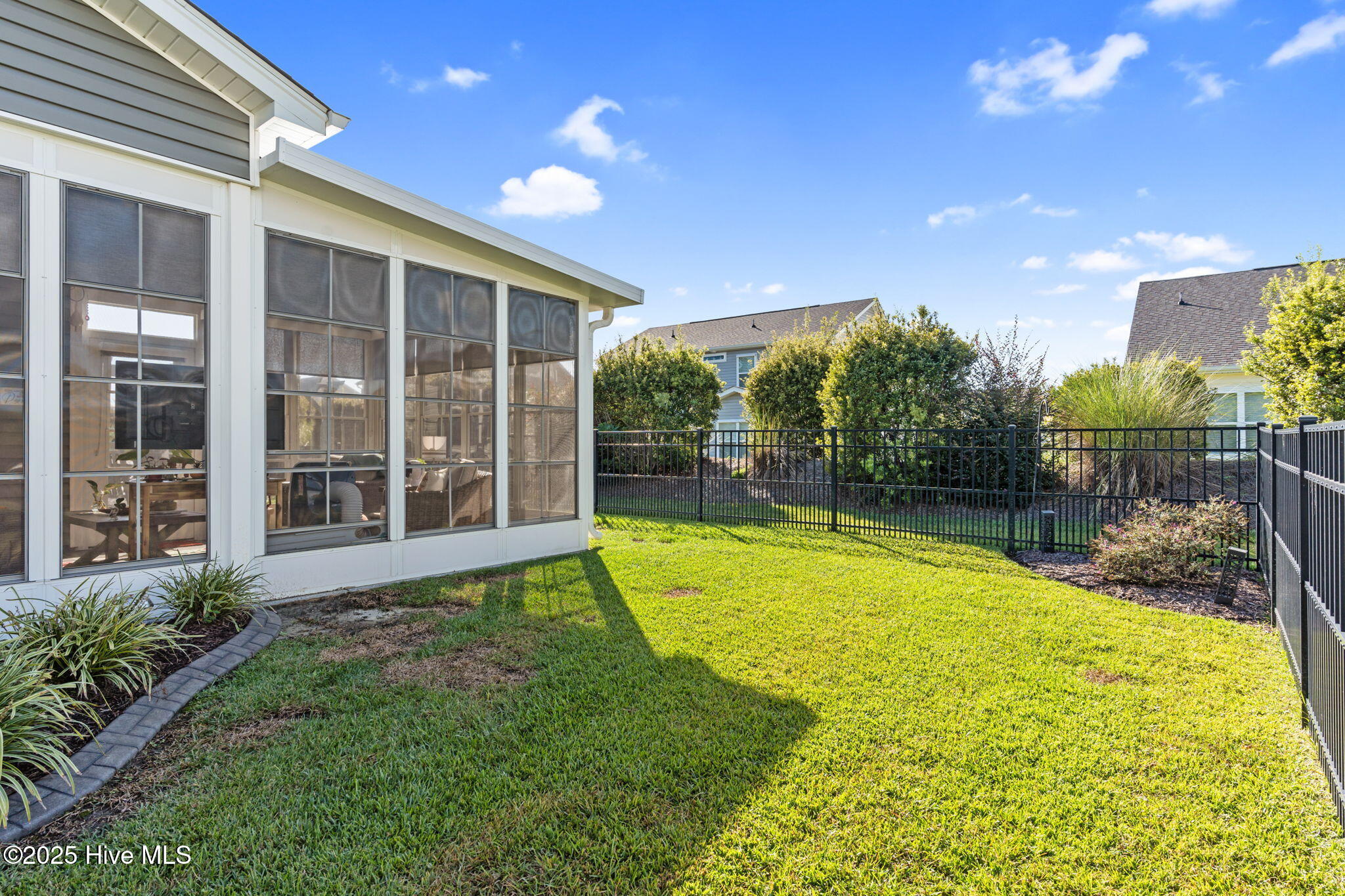 100535232 | Photo 41