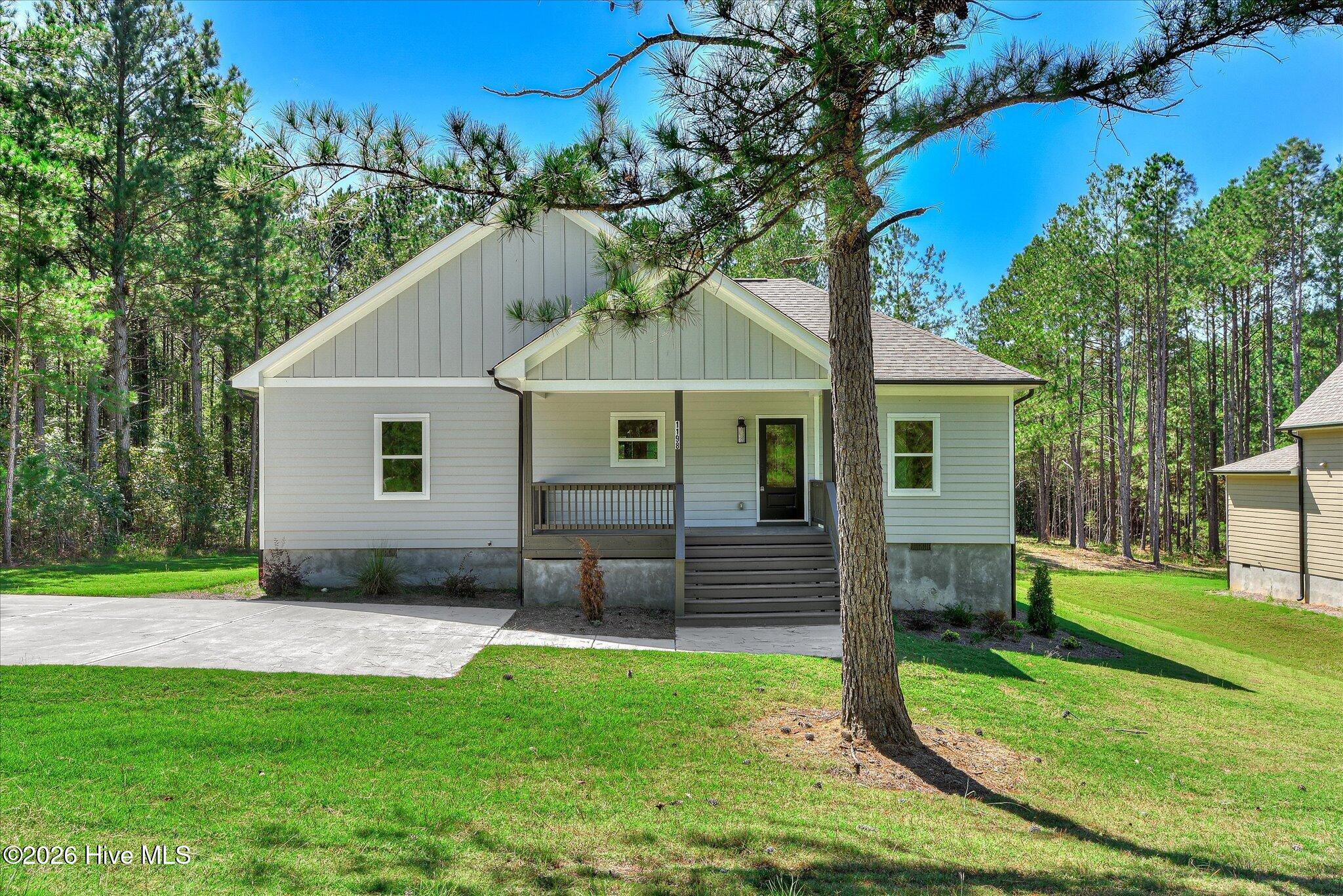 1198 Sunset Cove, Tignall, GA 30668