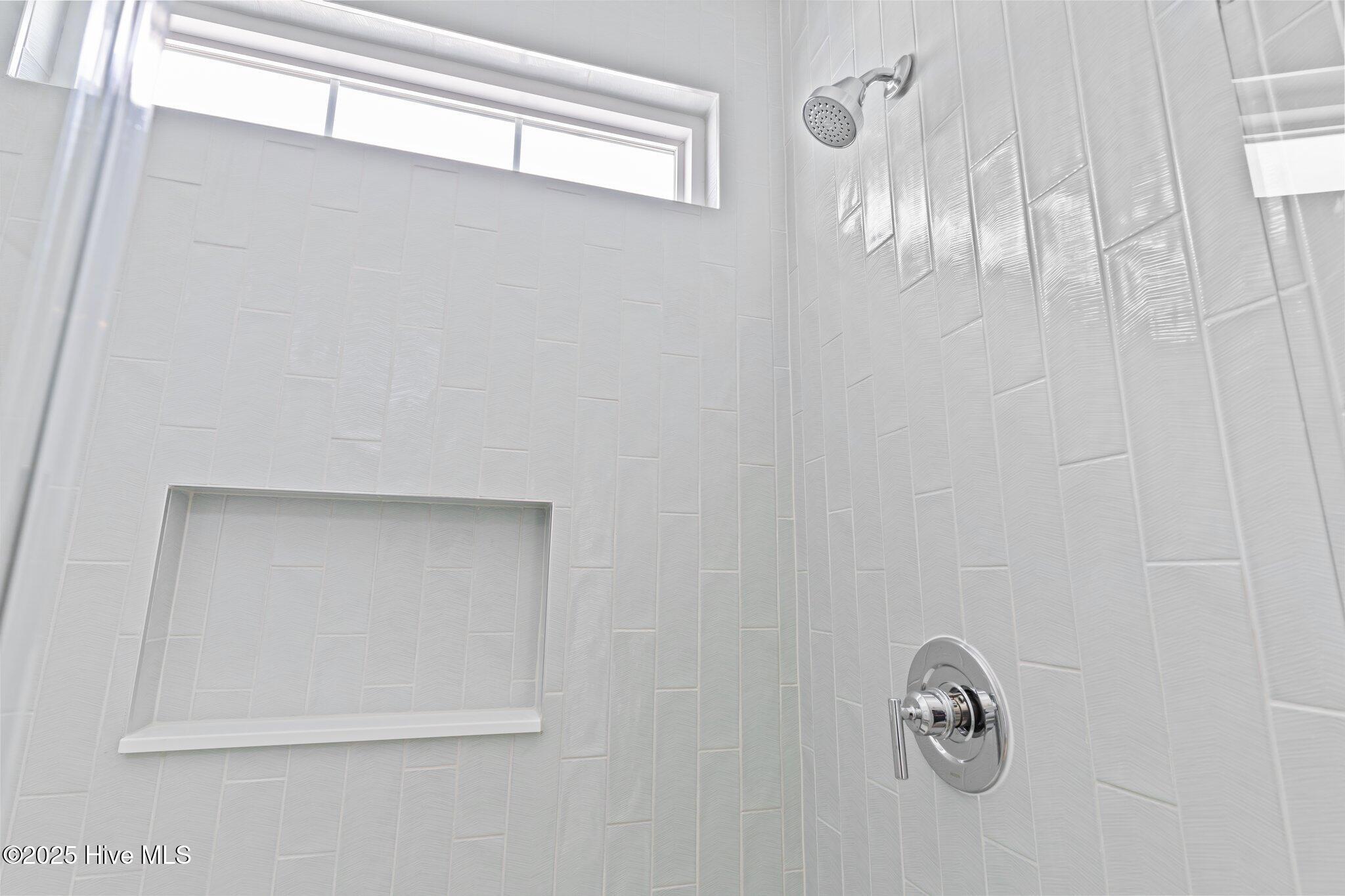 100560539 | Photo 27