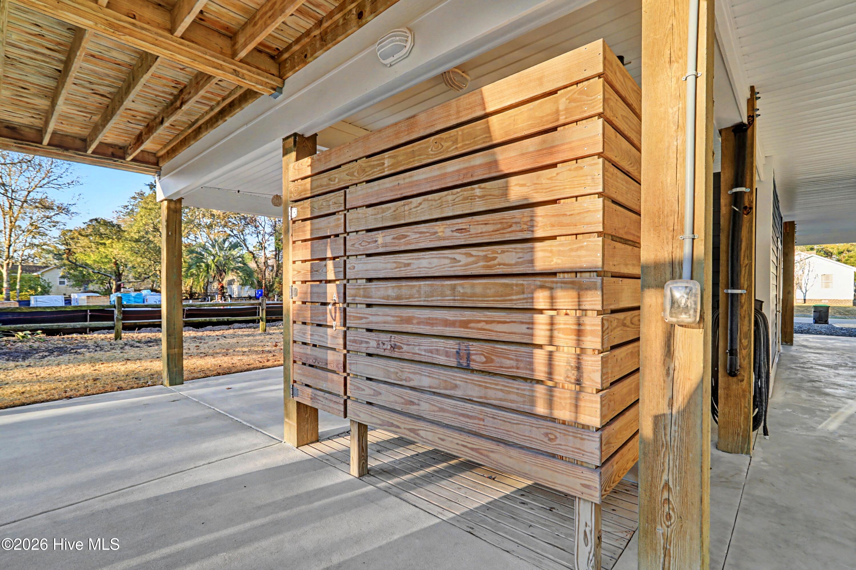 100555337 | Photo 31