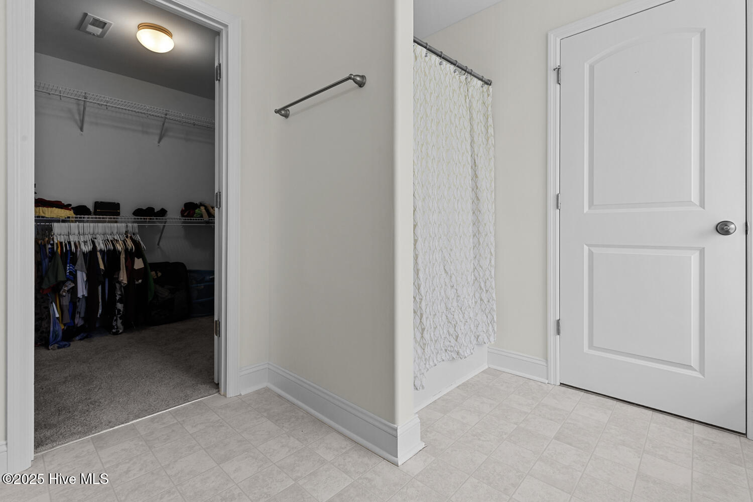 100519985 | Photo 27