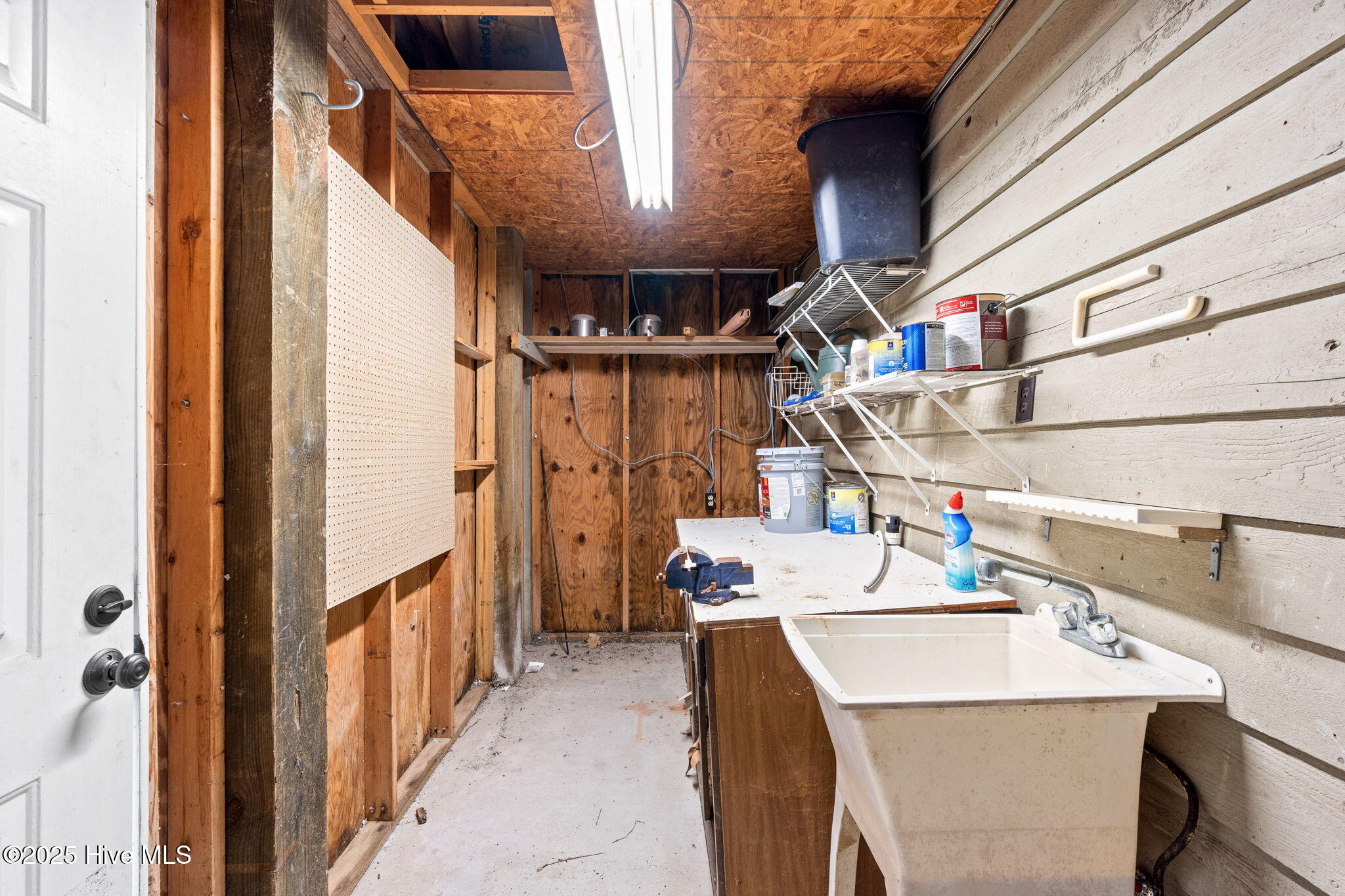 100544859 | Photo 39