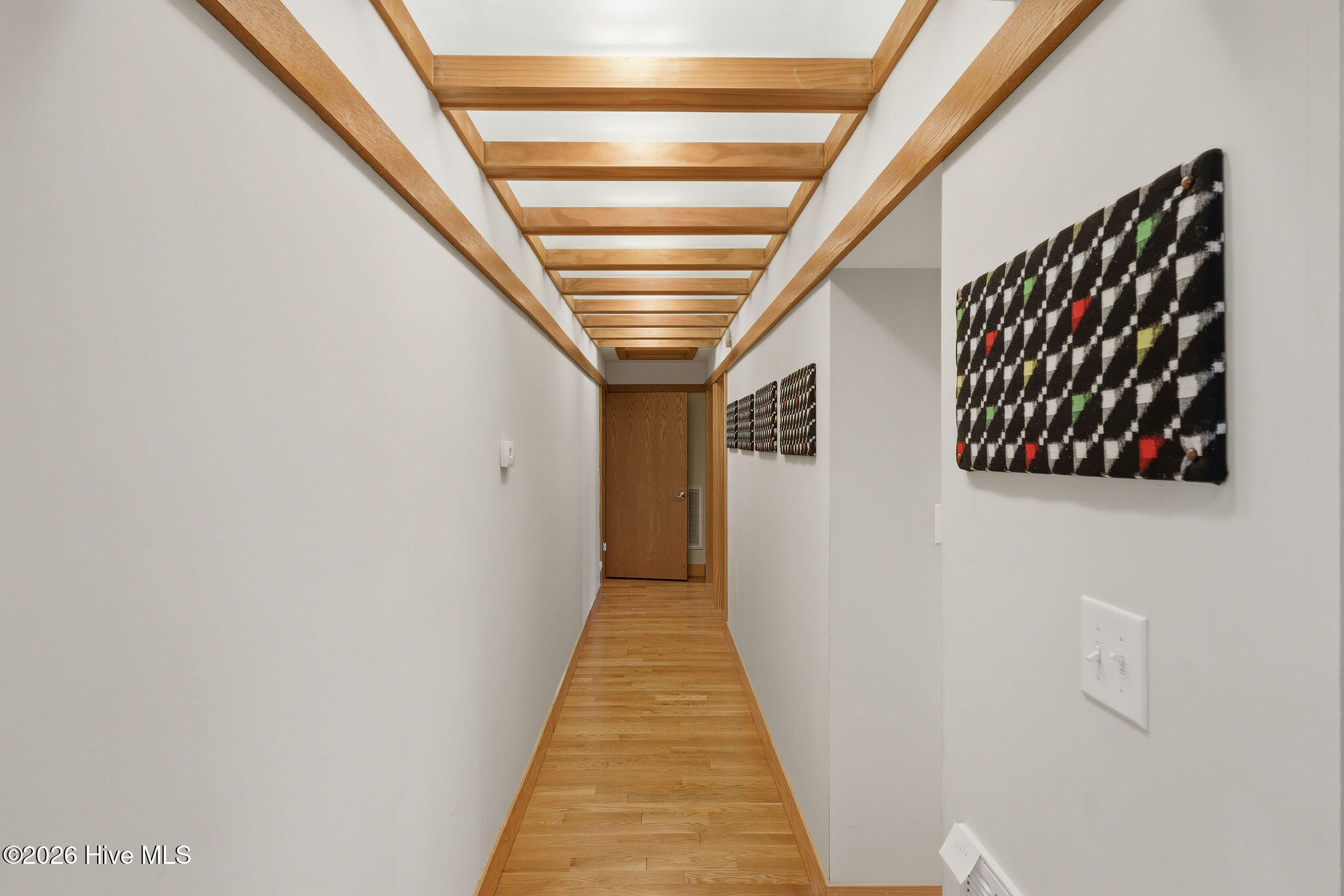 100569152 | Photo 42