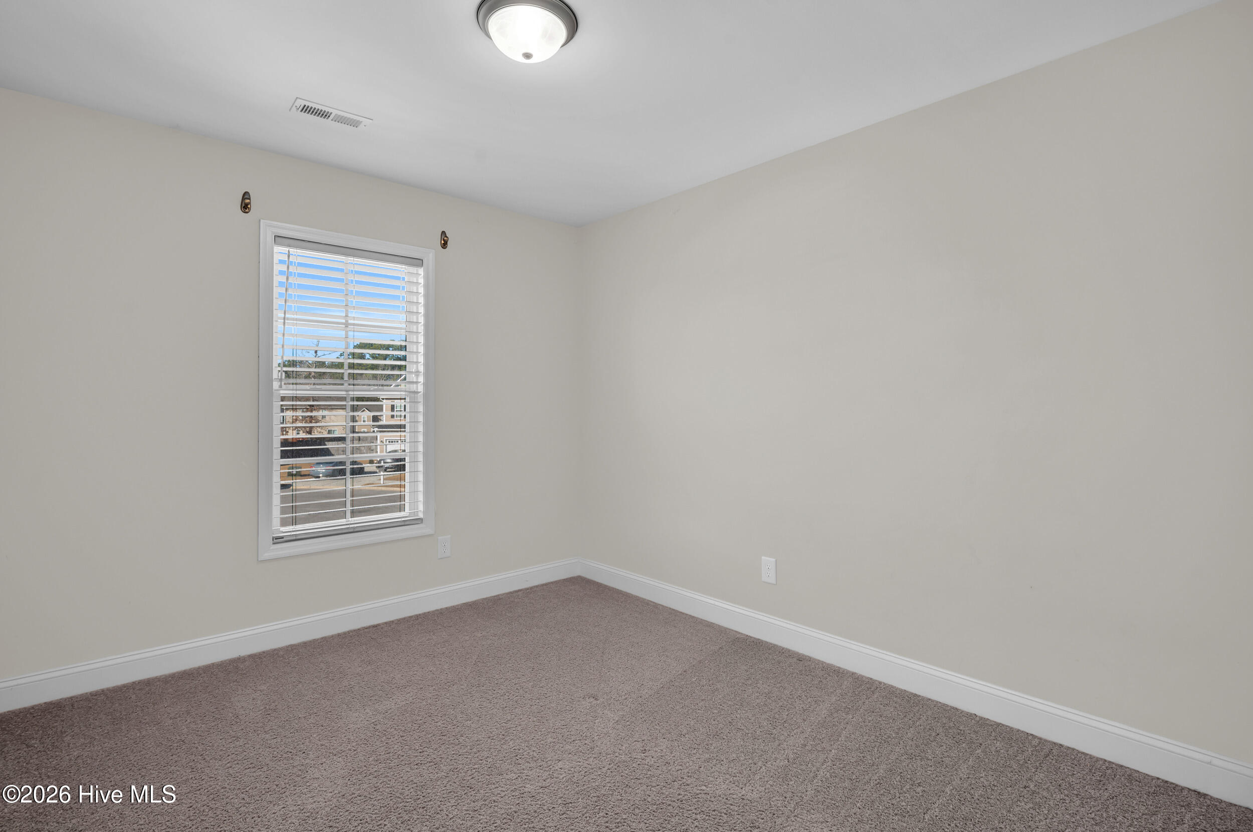 100542089 | Photo 29