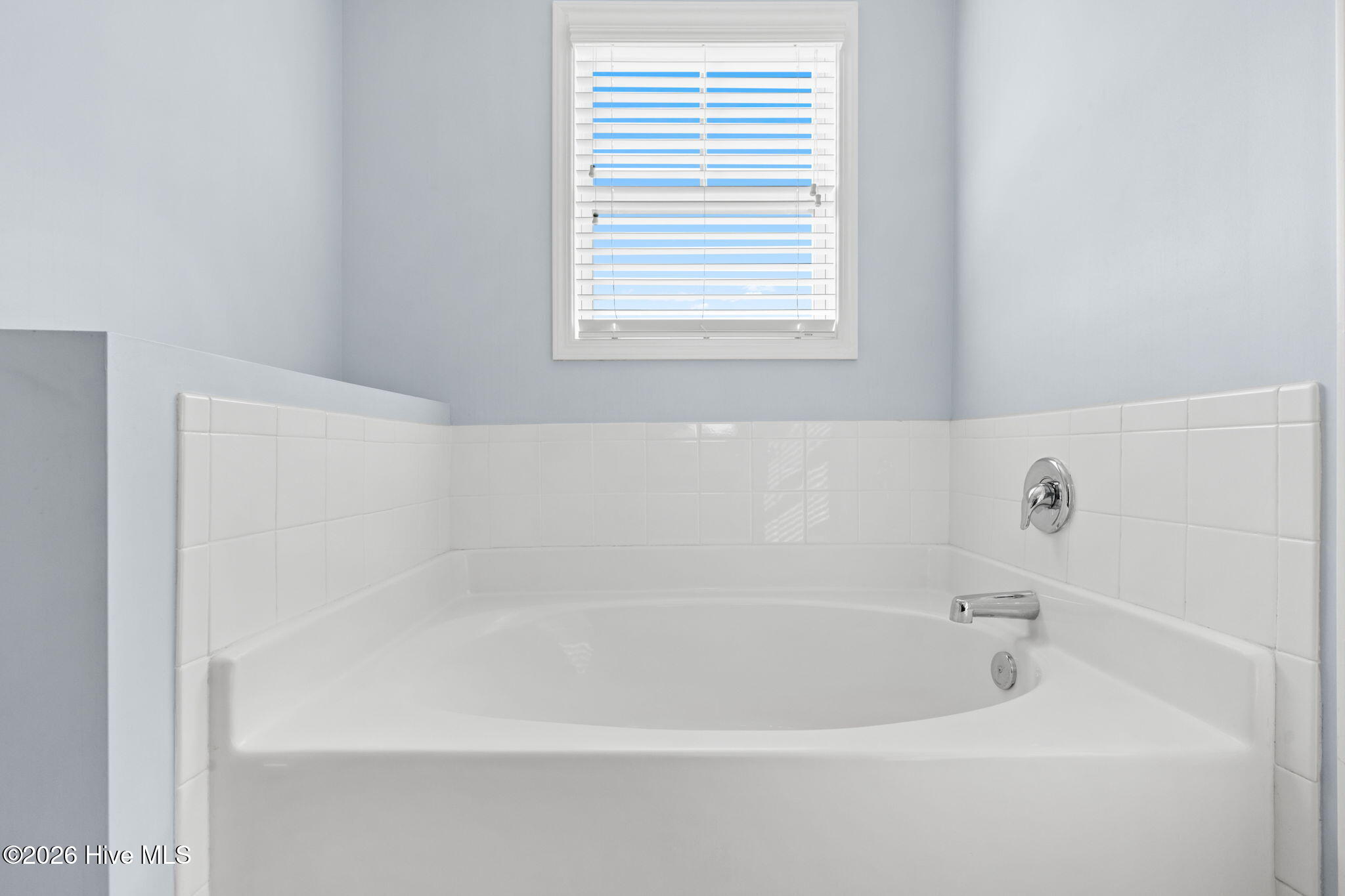 100548776 | Photo 25