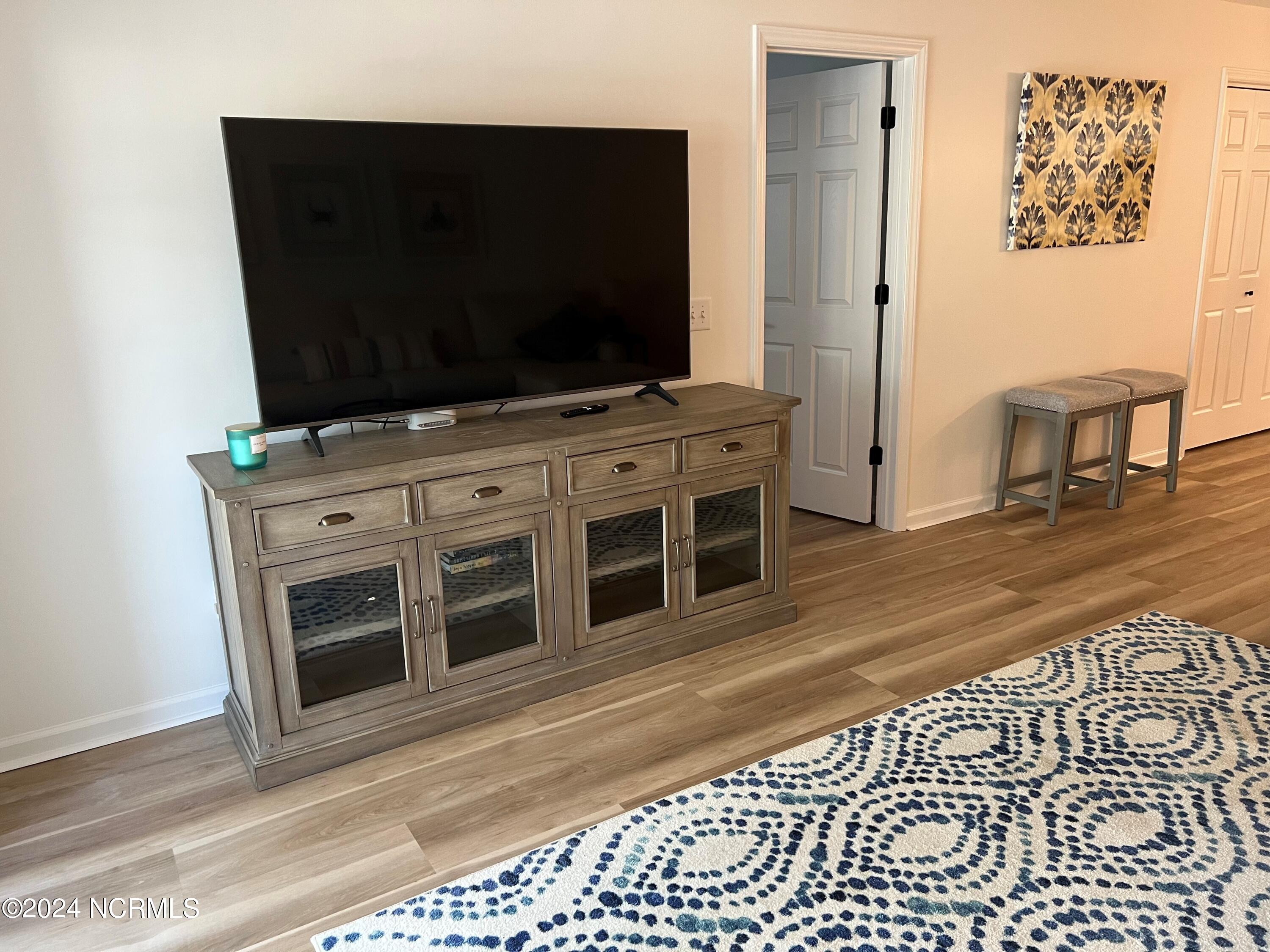 100560867 | Photo 15