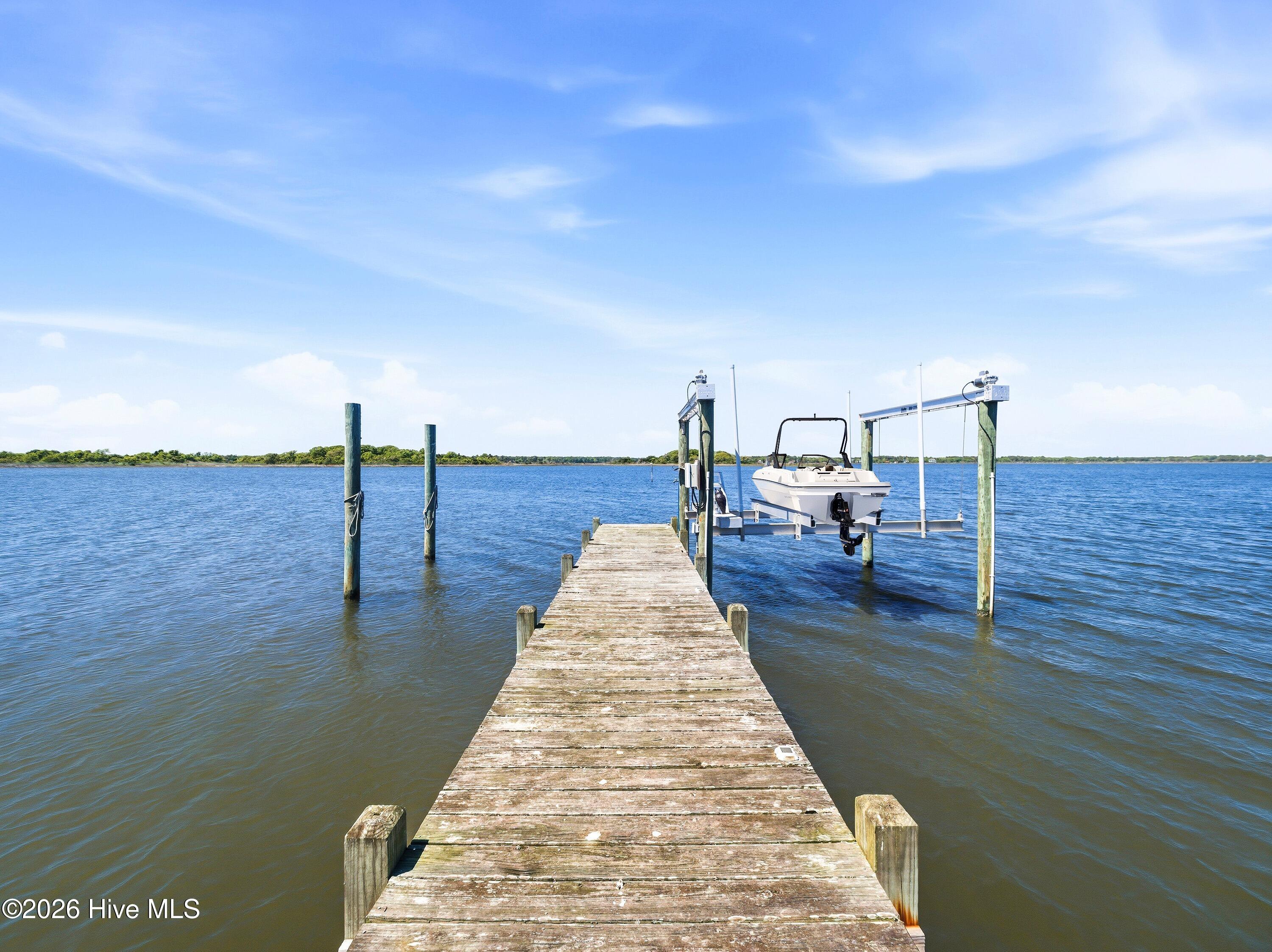 100569349 | Photo 108