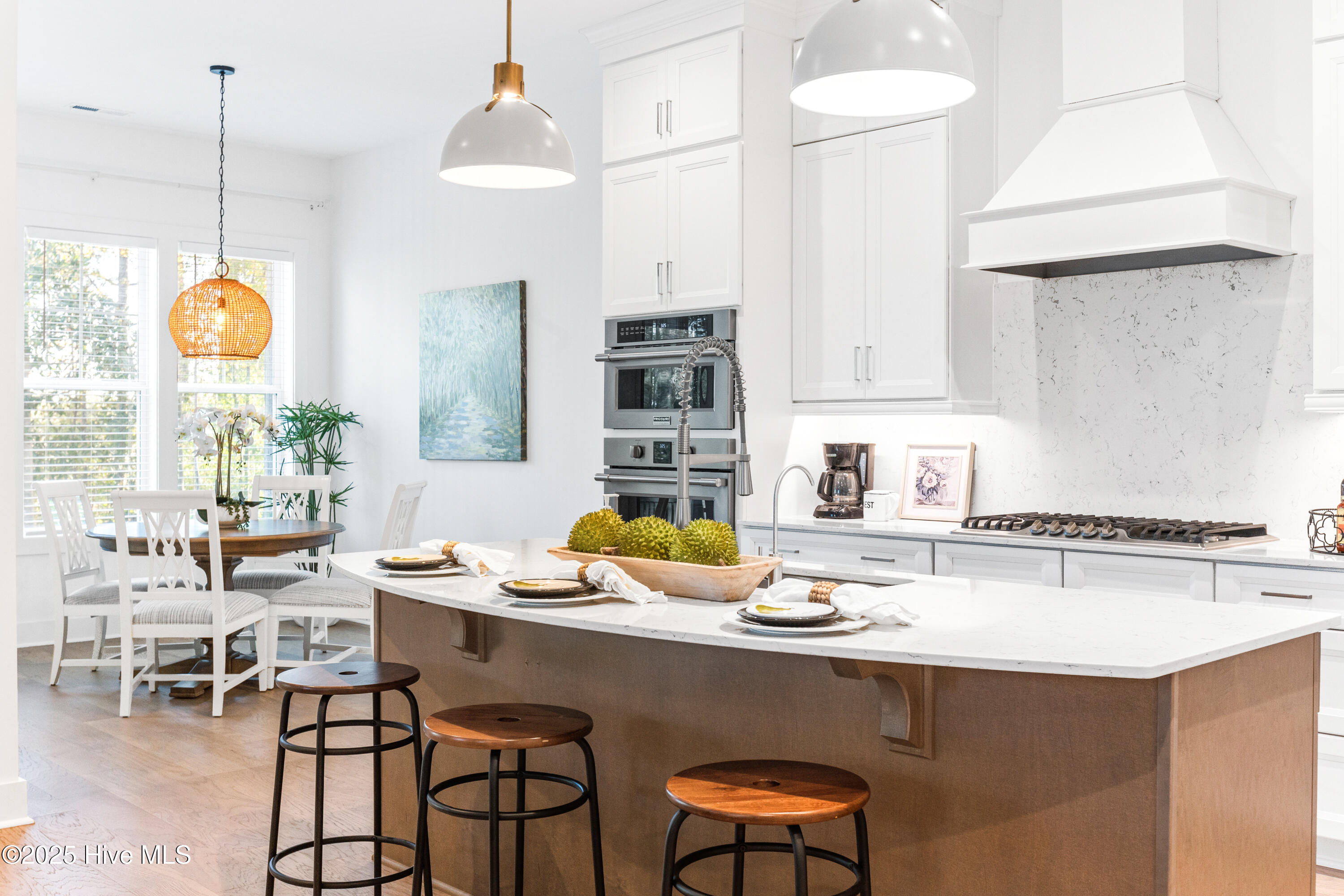 100537930 | Photo 15