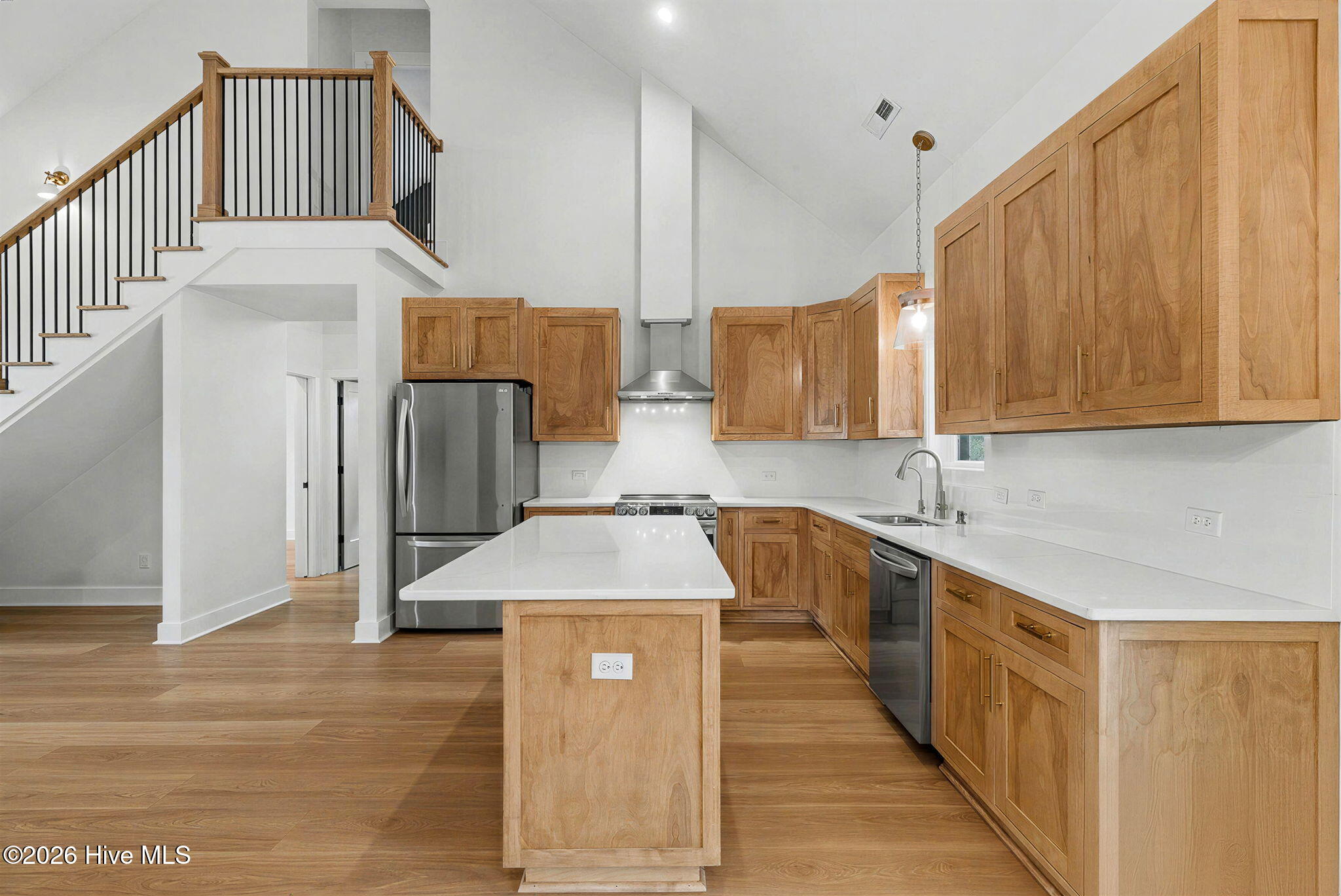 100564194 | Photo 16