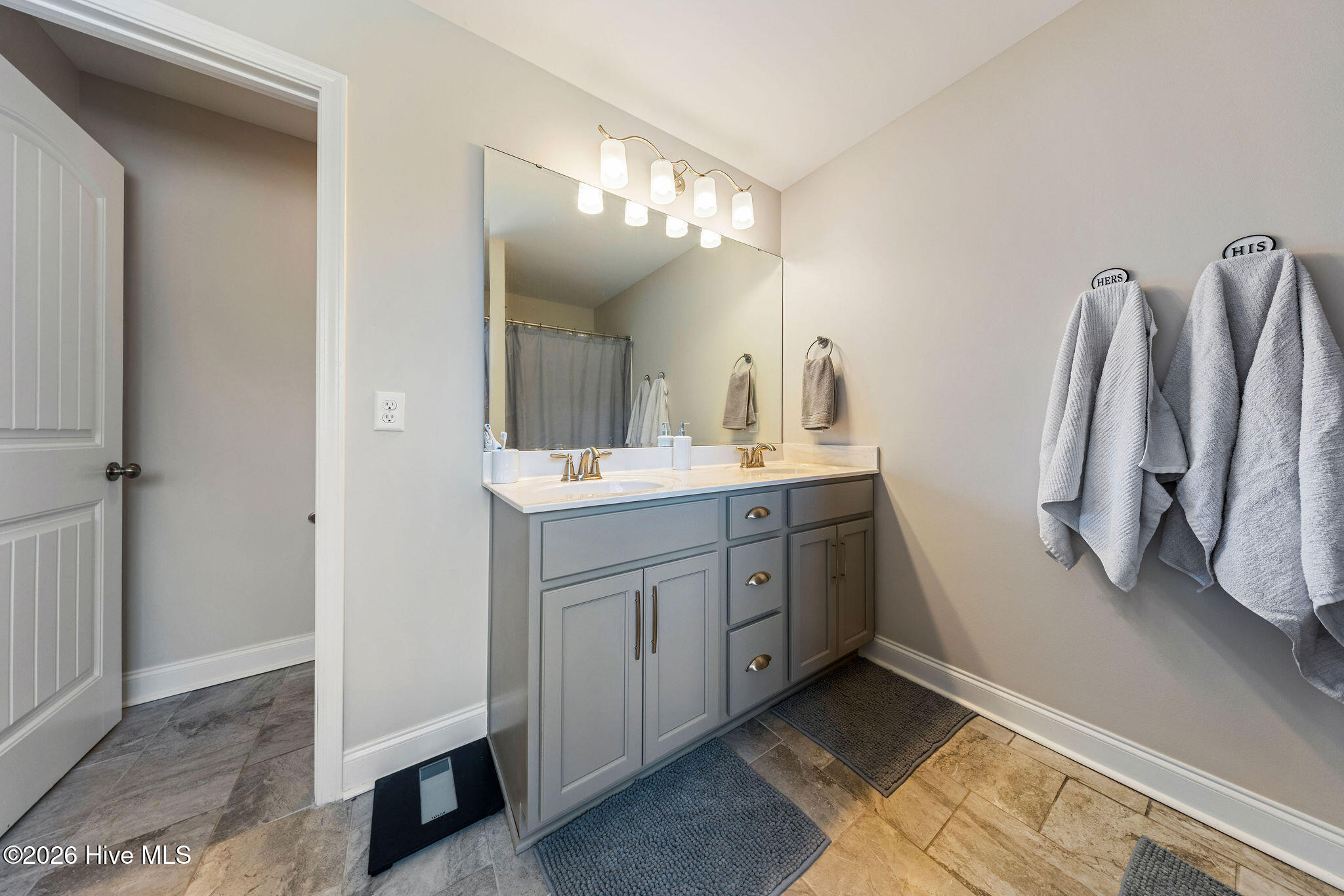 100548574 | Photo 20