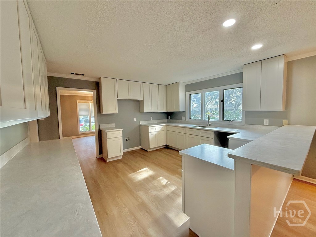 10 Cove Drive, Savannah, GA 31419 Listing Photo  14