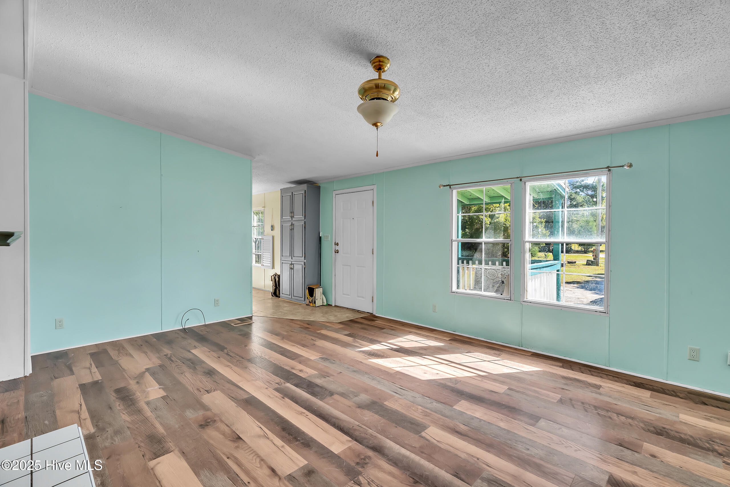 100538064 | Photo 11