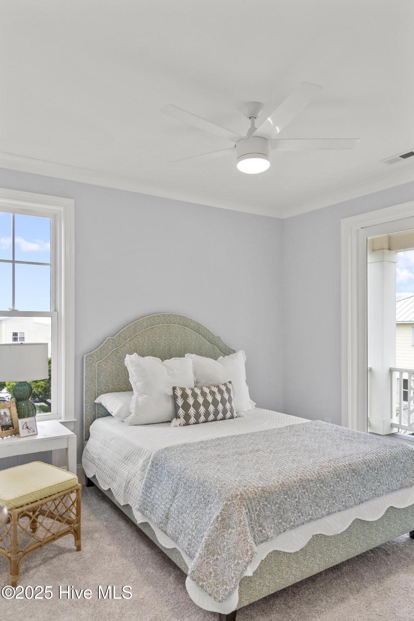 100565849 | Photo 74