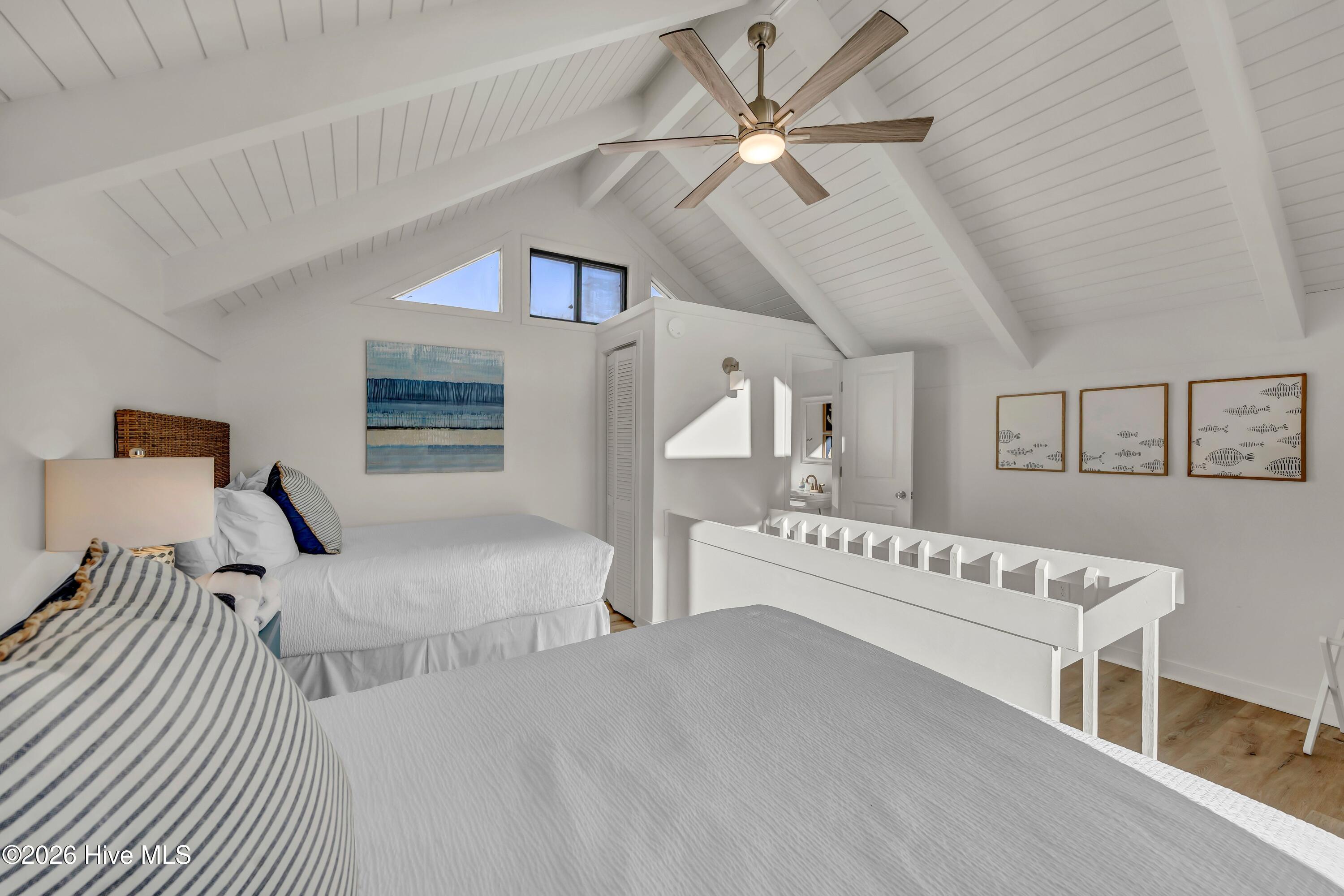 100554666 | Photo 23