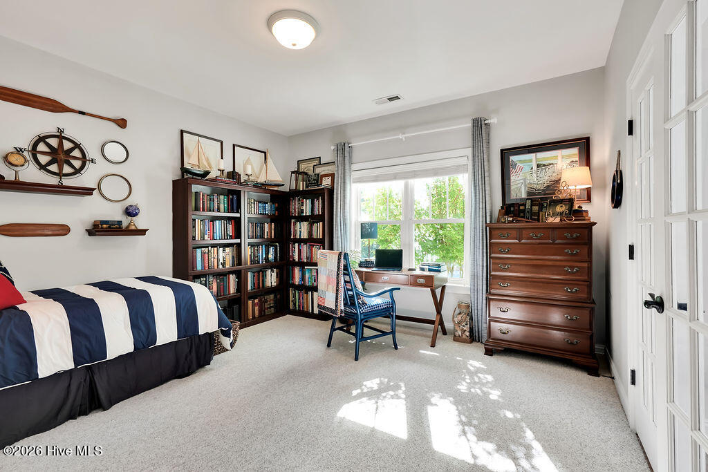 100570520 | Photo 17