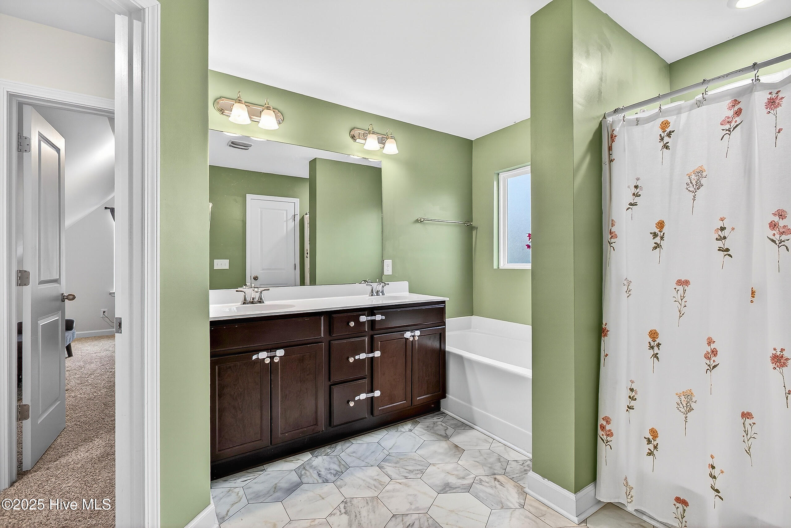 100544724 | Photo 18